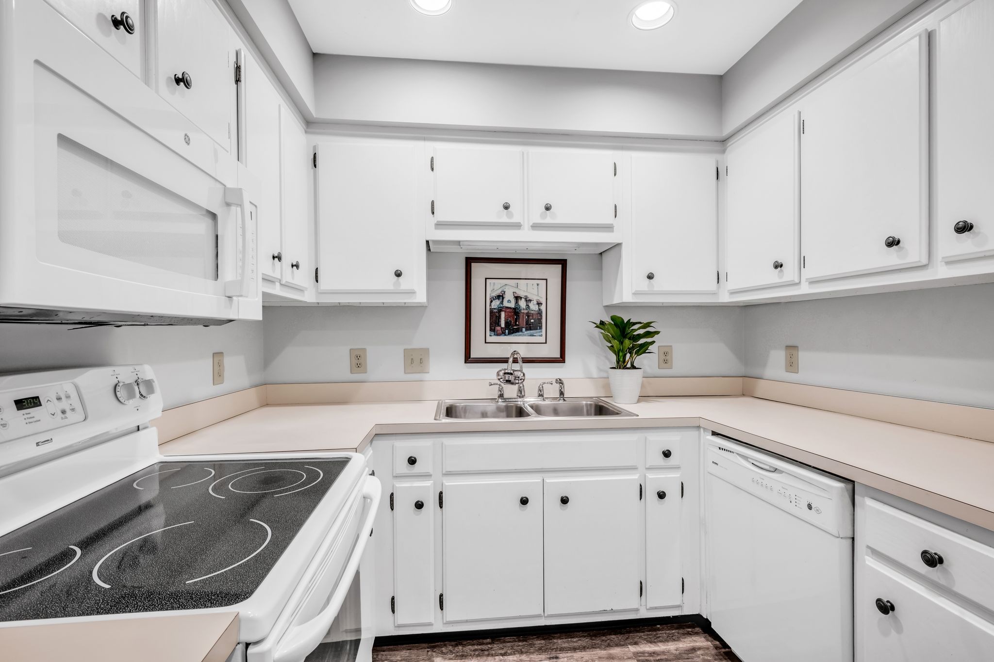 810 Marquette Dr