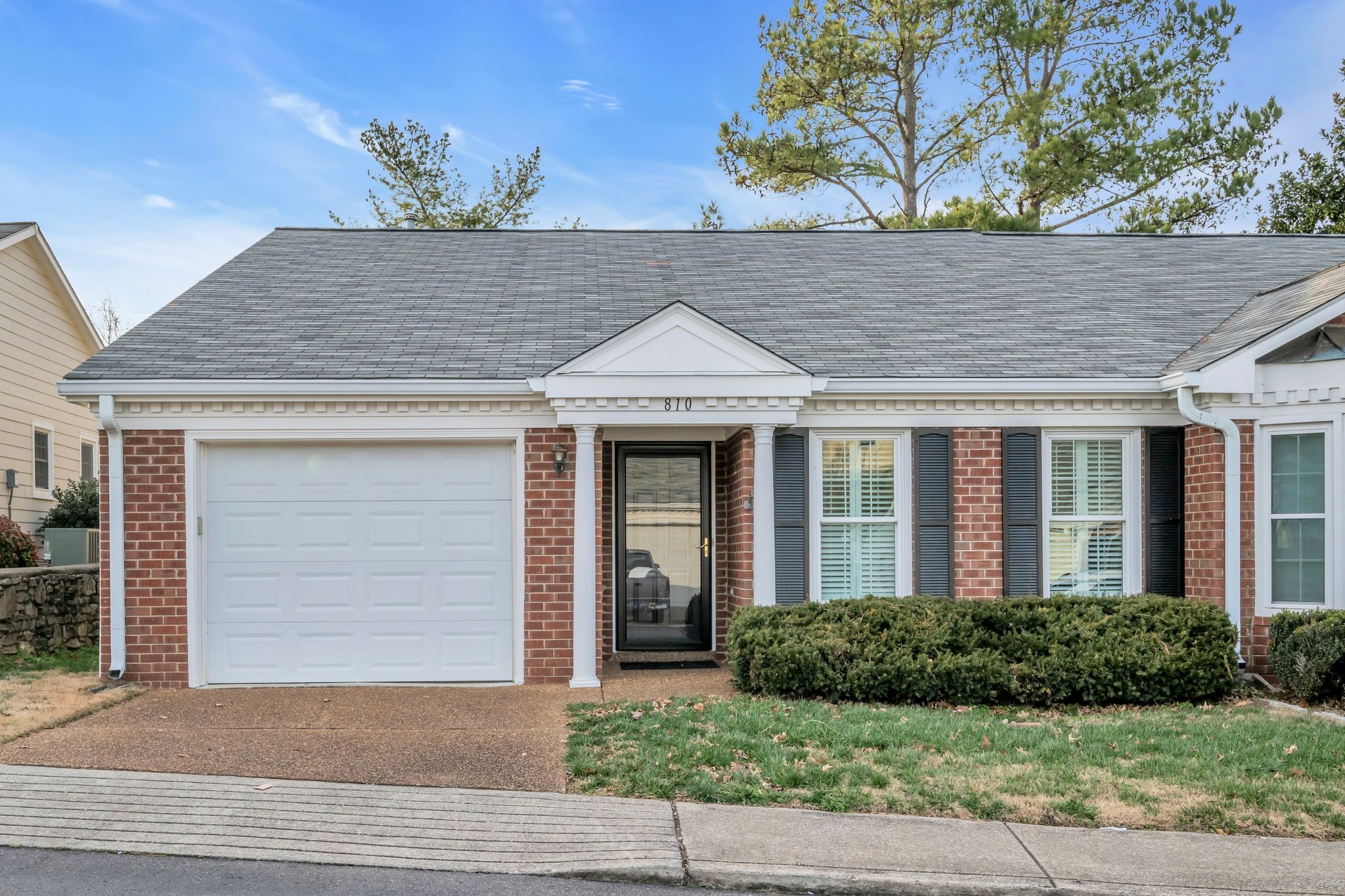 810 Marquette Dr