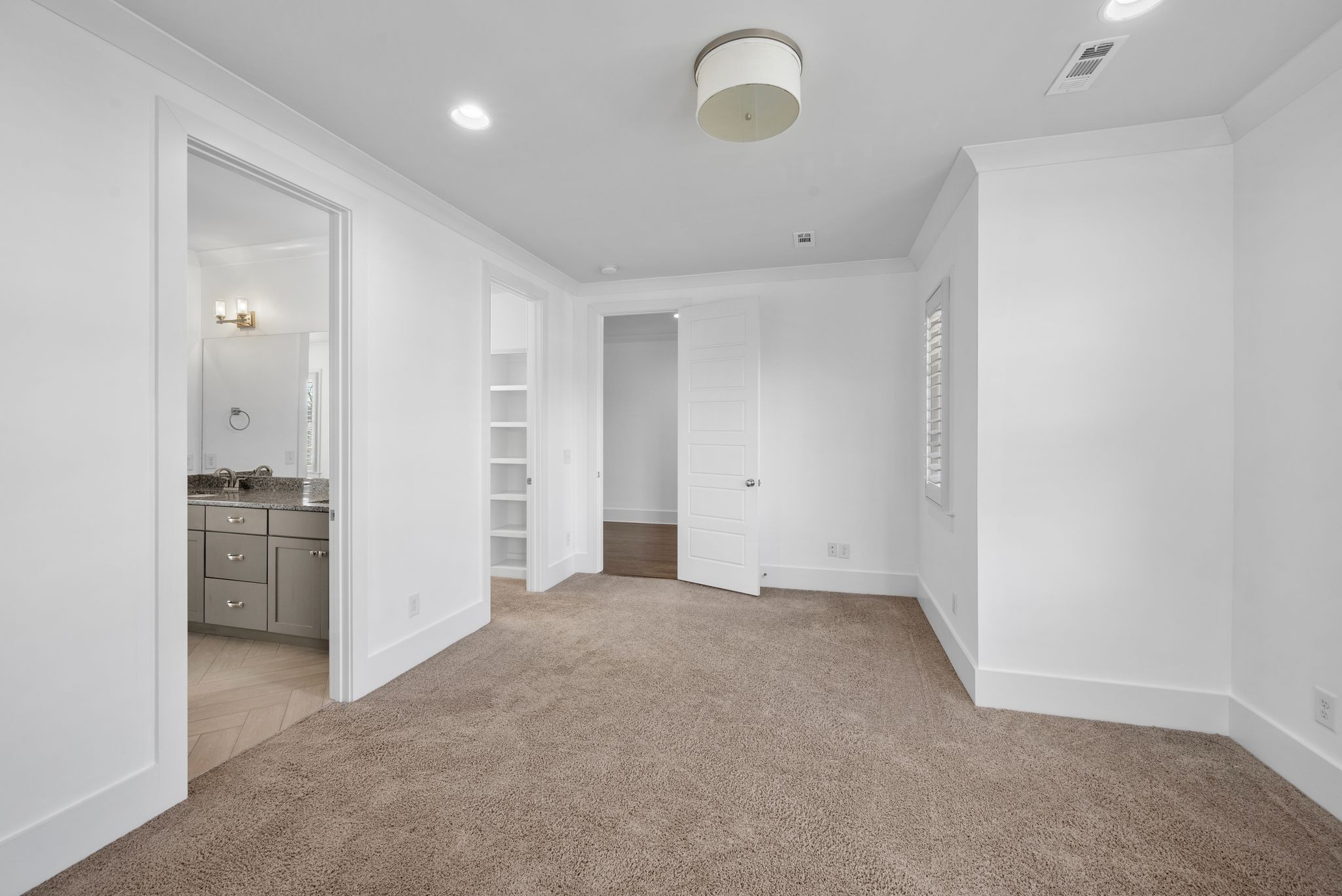 112 Ransom Ave