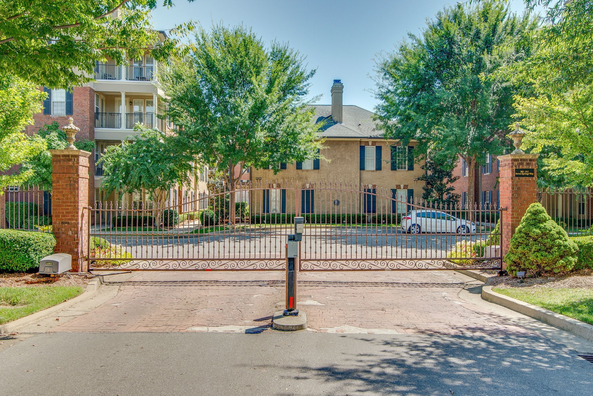 309 Seven Springs Way Unit: 405