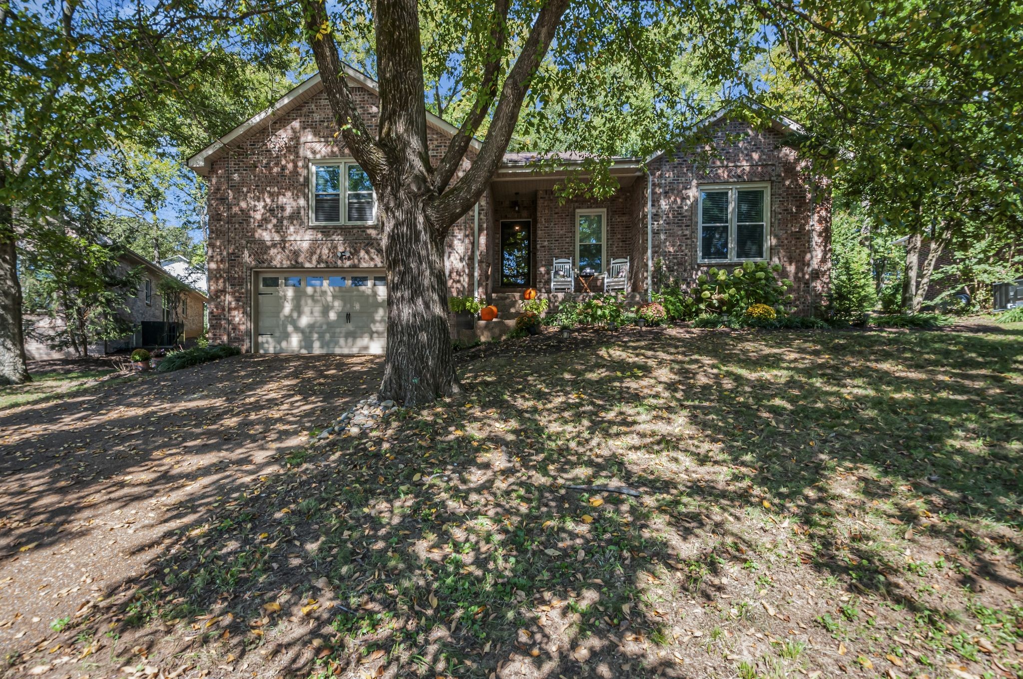 7232 Magnolia Hills Dr