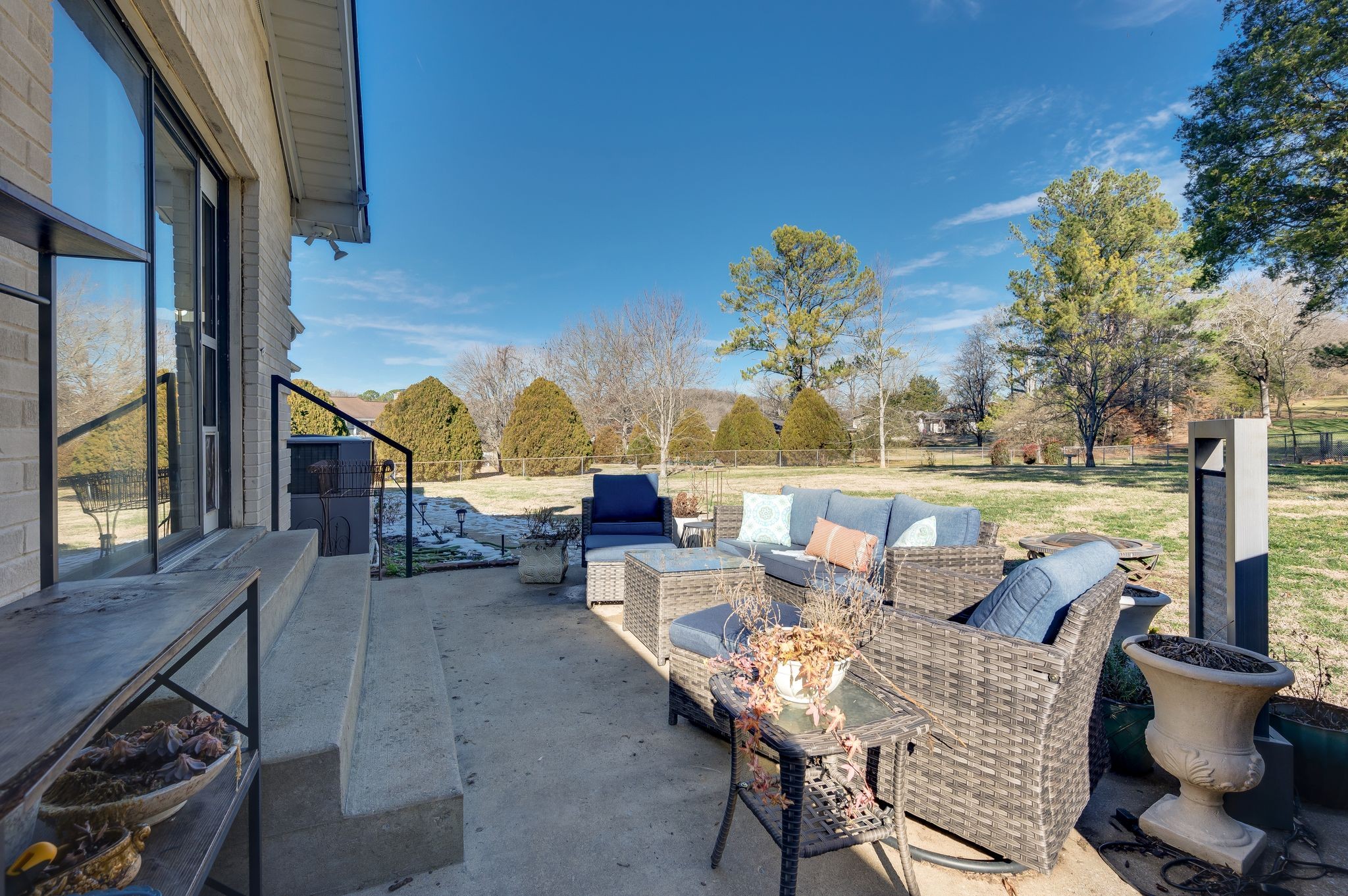 6544 Brownlee Dr
