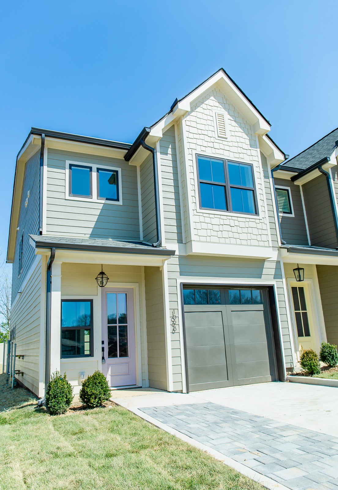 1074 Noble Loop Unit: 17