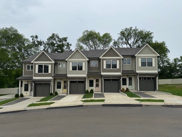 1074 Noble Loop Unit: 17