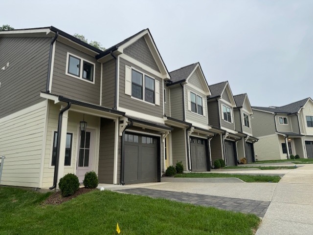 1074 Noble Loop Unit: 17