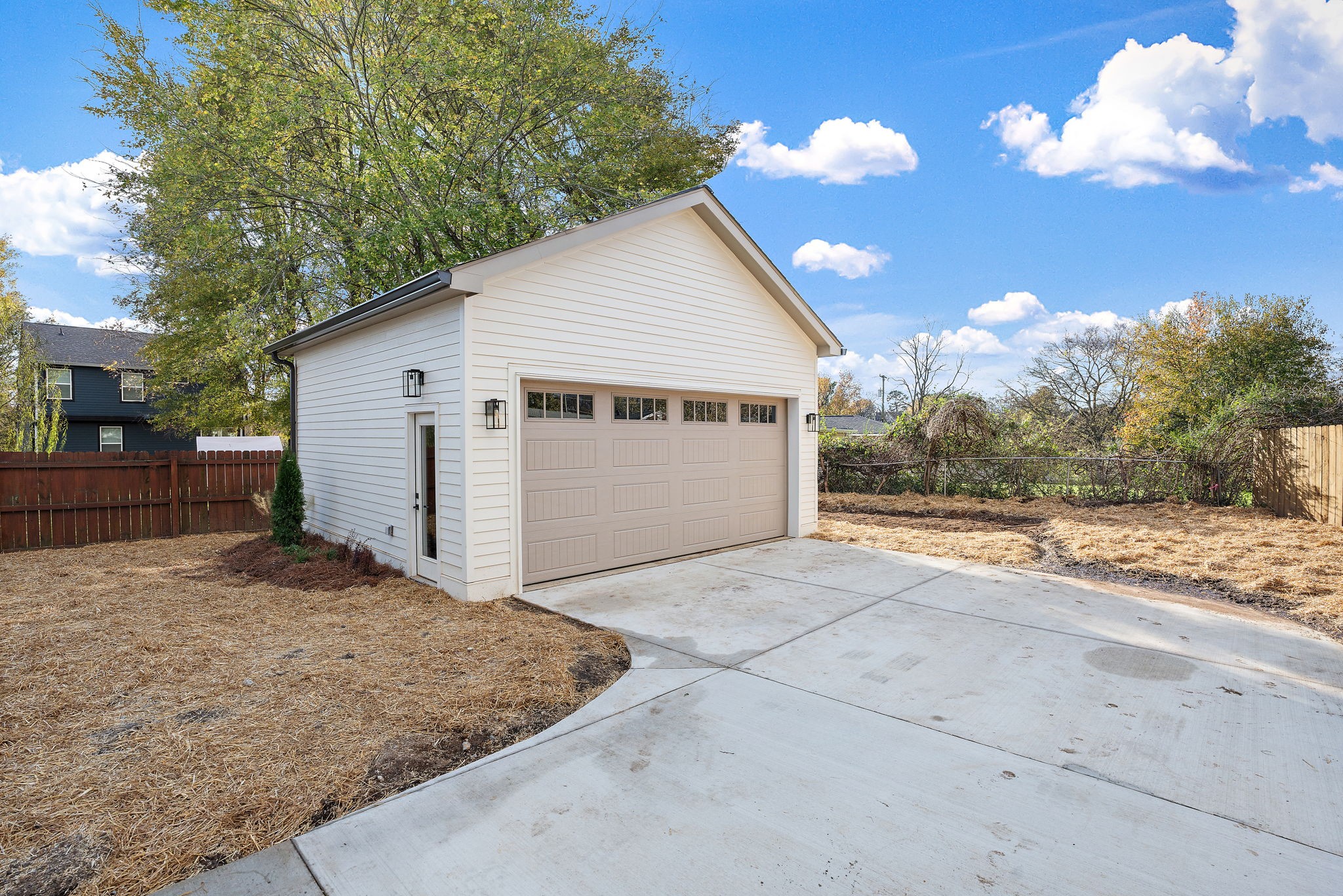 2811 Meadow Rose Dr