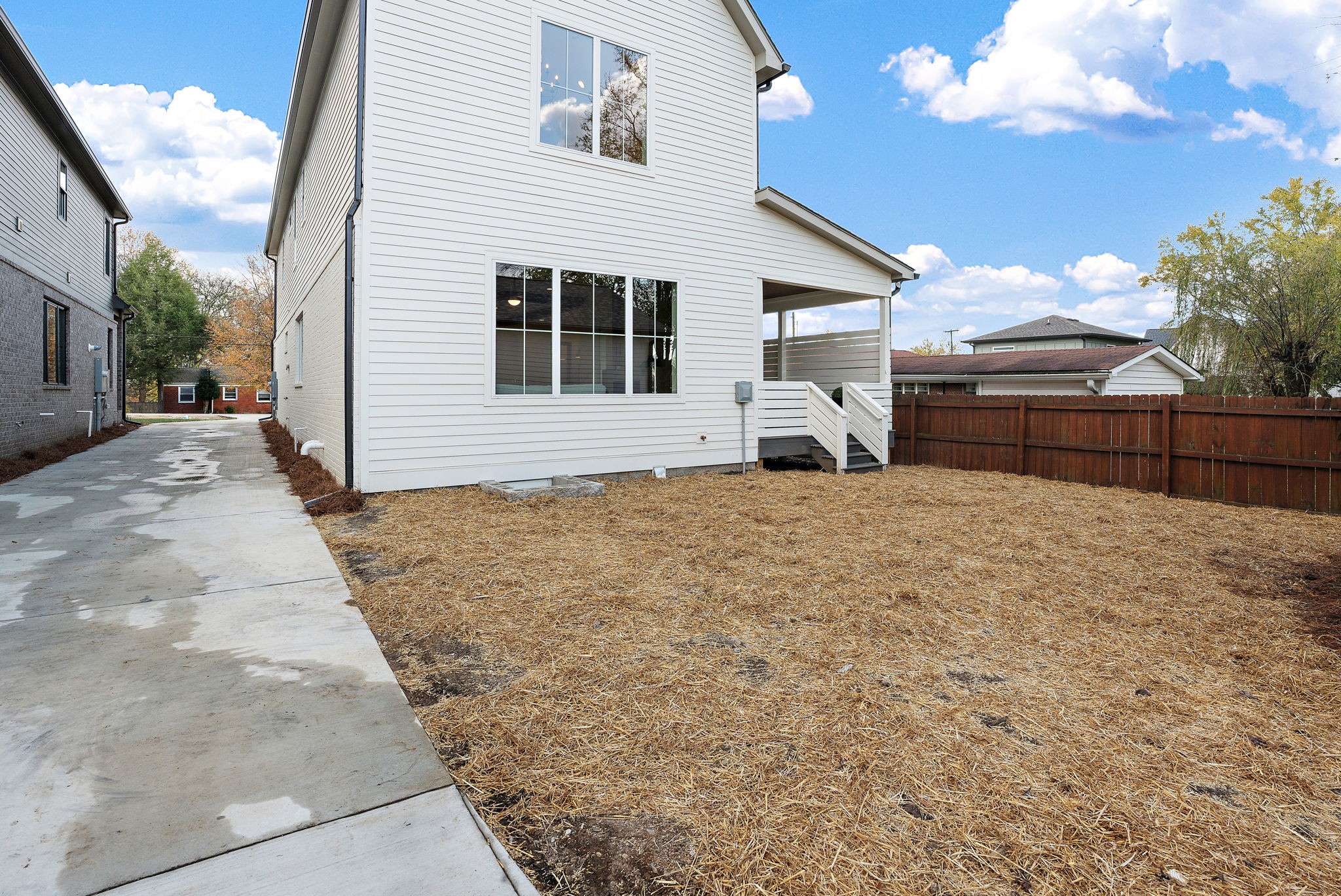 2811 Meadow Rose Dr