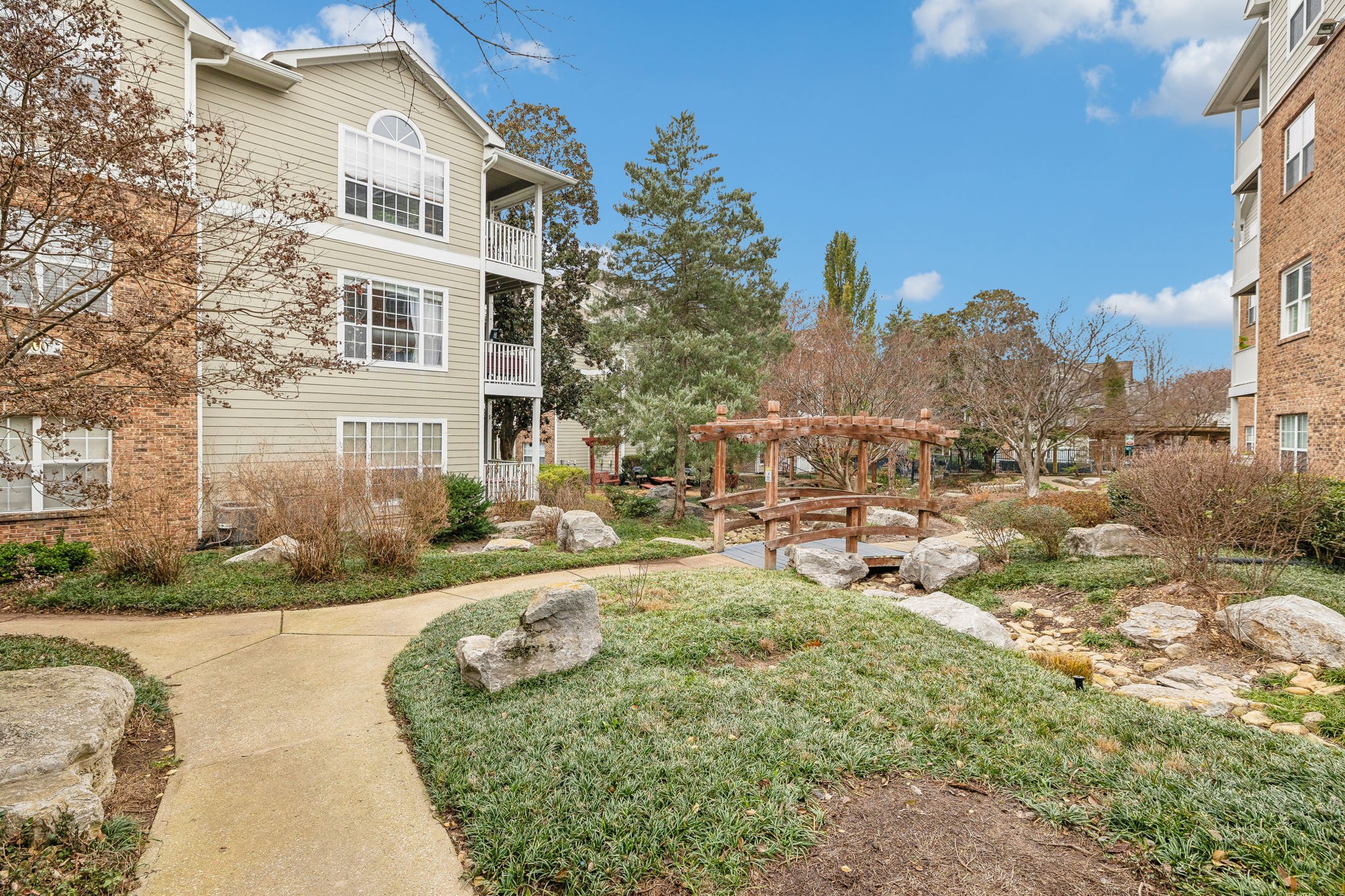 2025 Woodmont Blvd Unit: 228