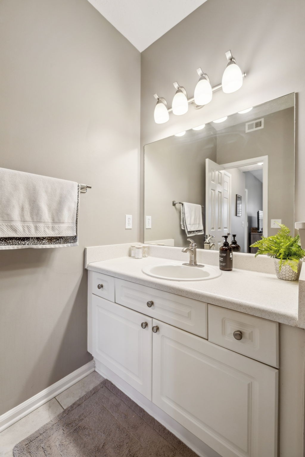 2025 Woodmont Blvd Unit: 228