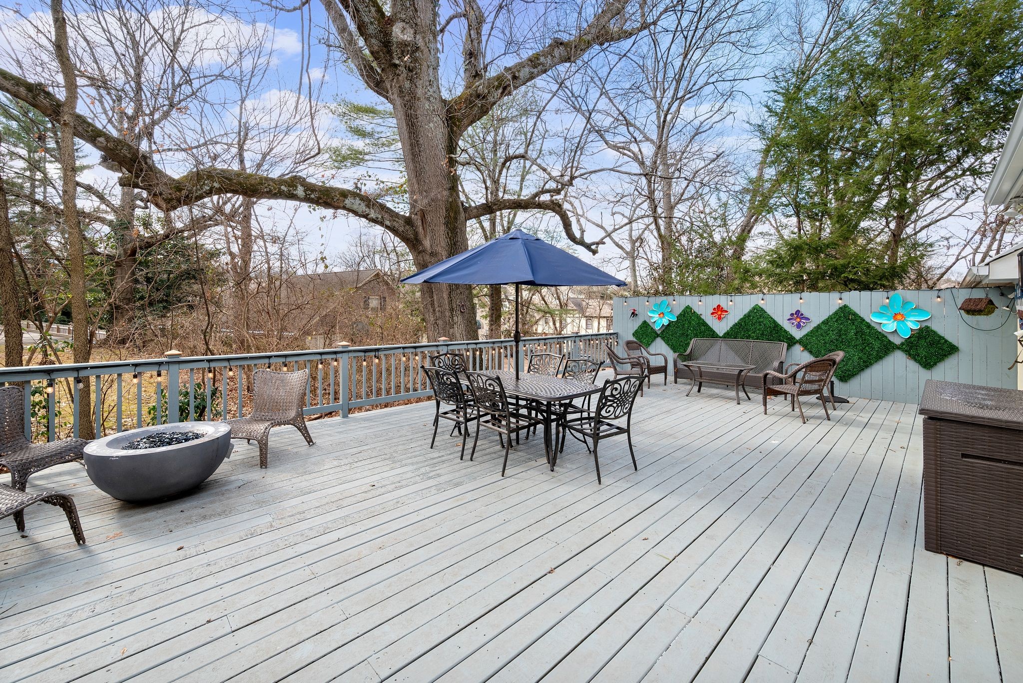 214 Chestnut Hill Dr