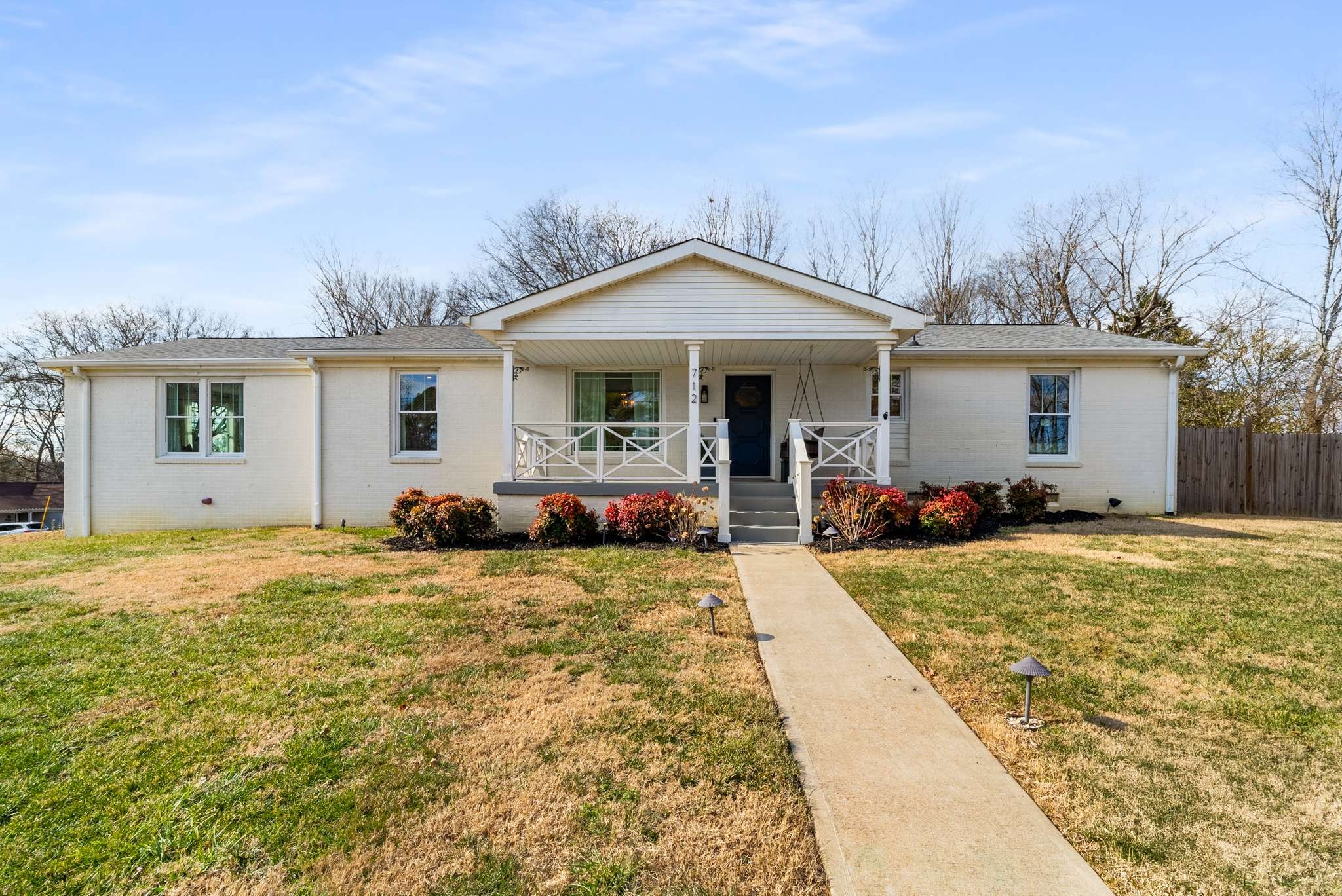 712 Myhr Dr