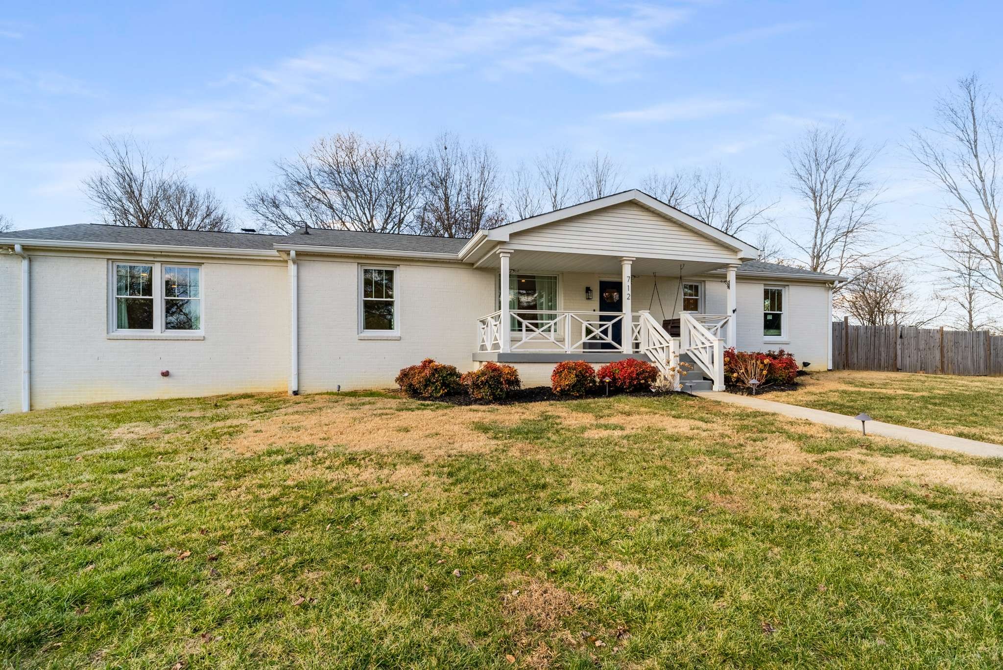 712 Myhr Dr