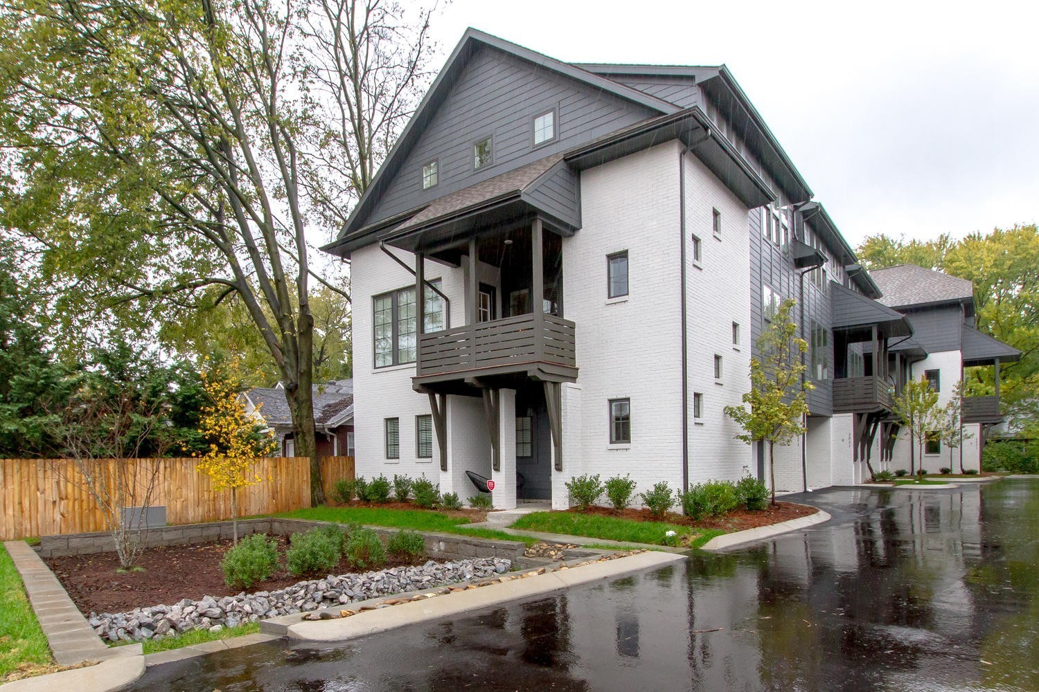 2021 Beech Ave Unit: 9