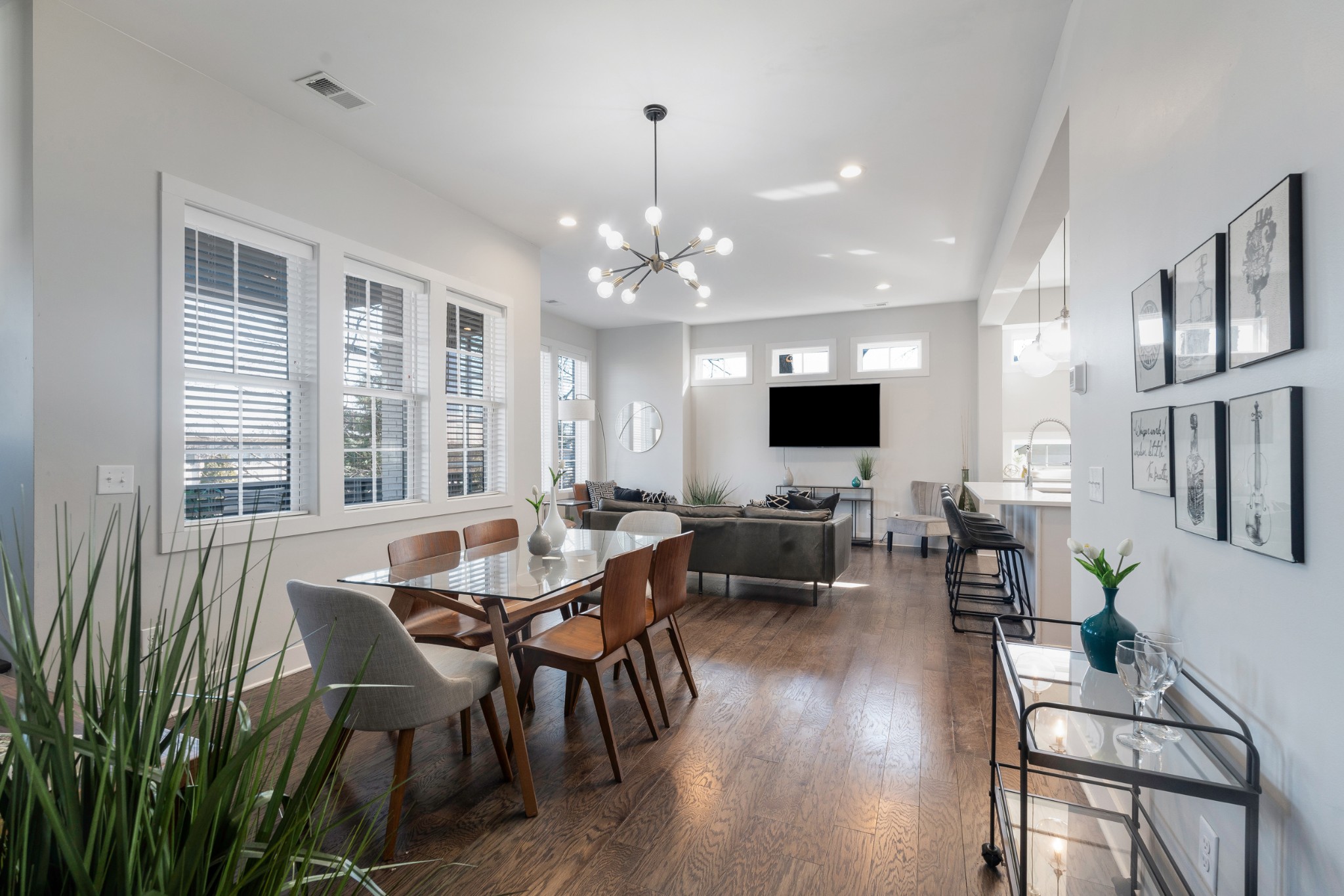 2021 Beech Ave Unit: 9