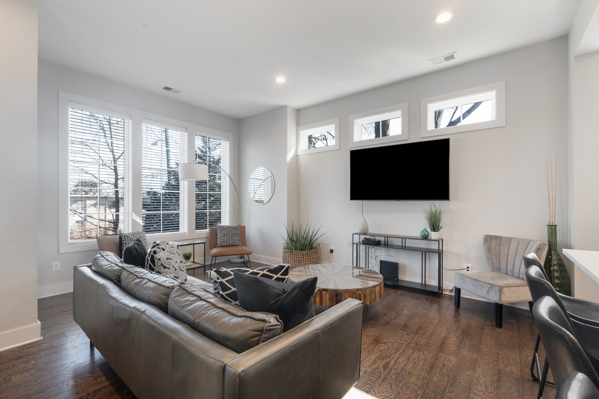 2021 Beech Ave Unit: 9
