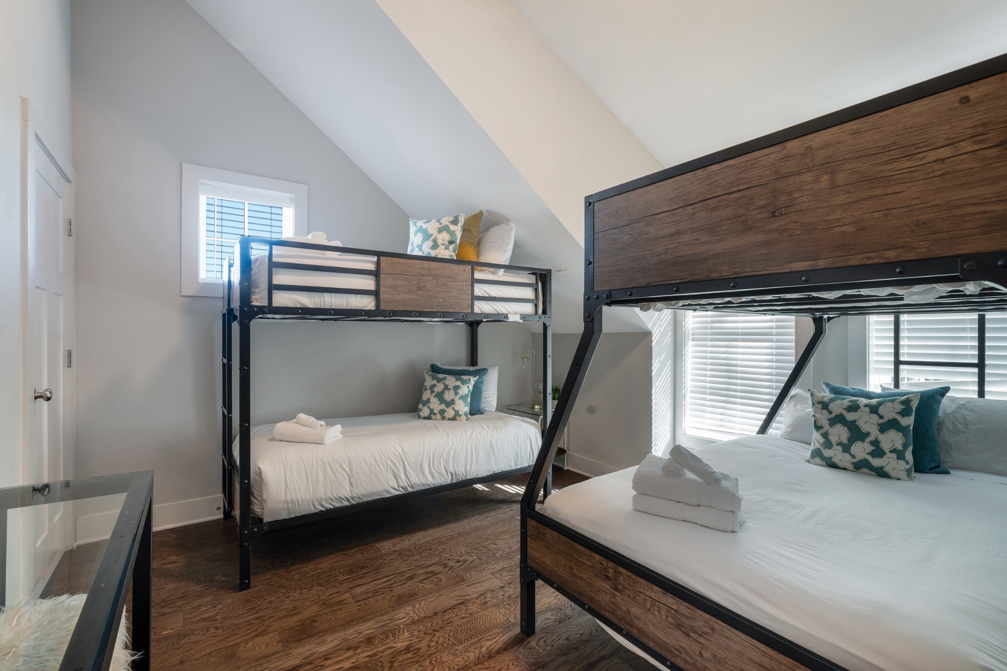 2021 Beech Ave Unit: 9