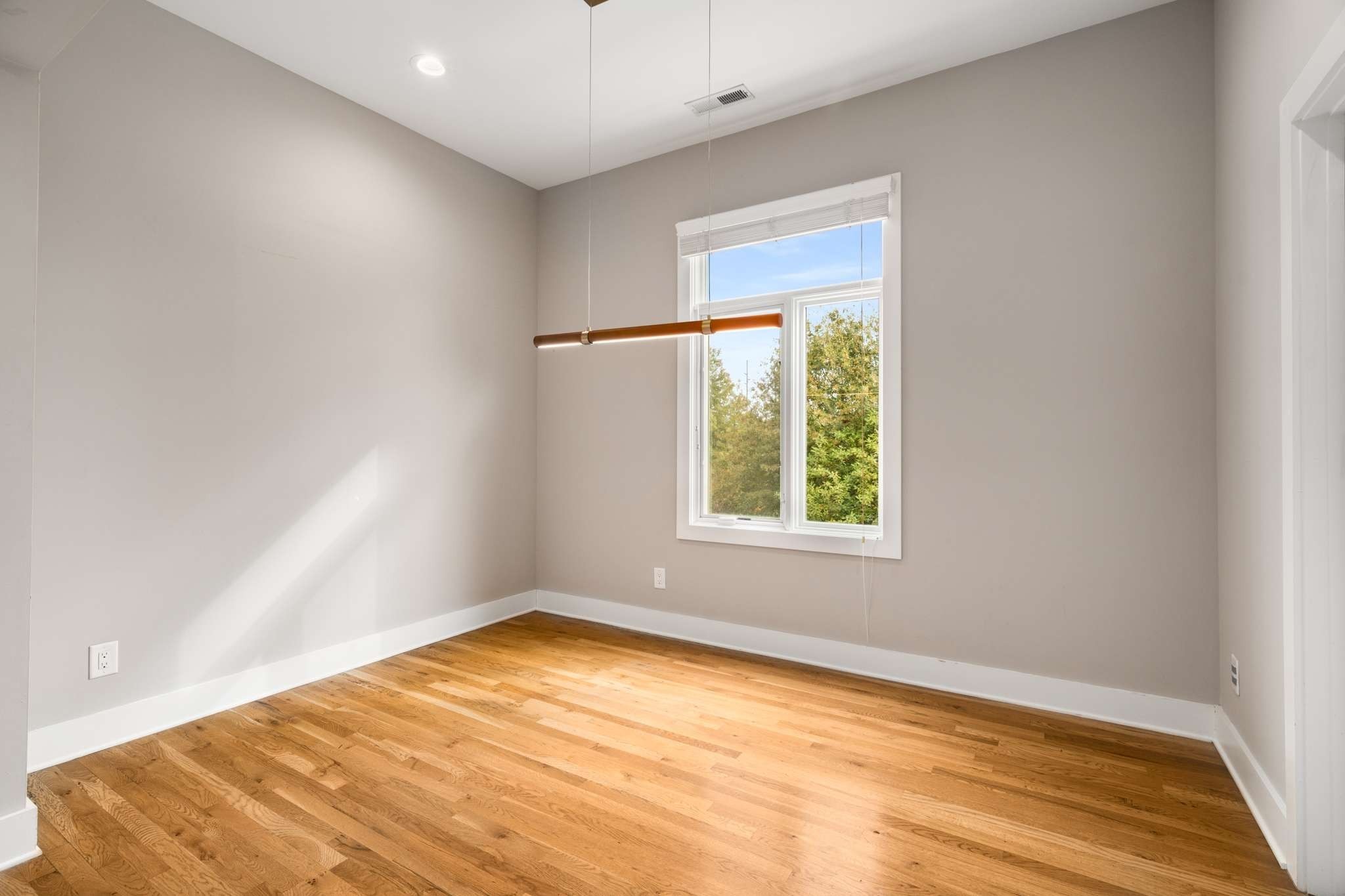 1004 Russell St Unit: 4