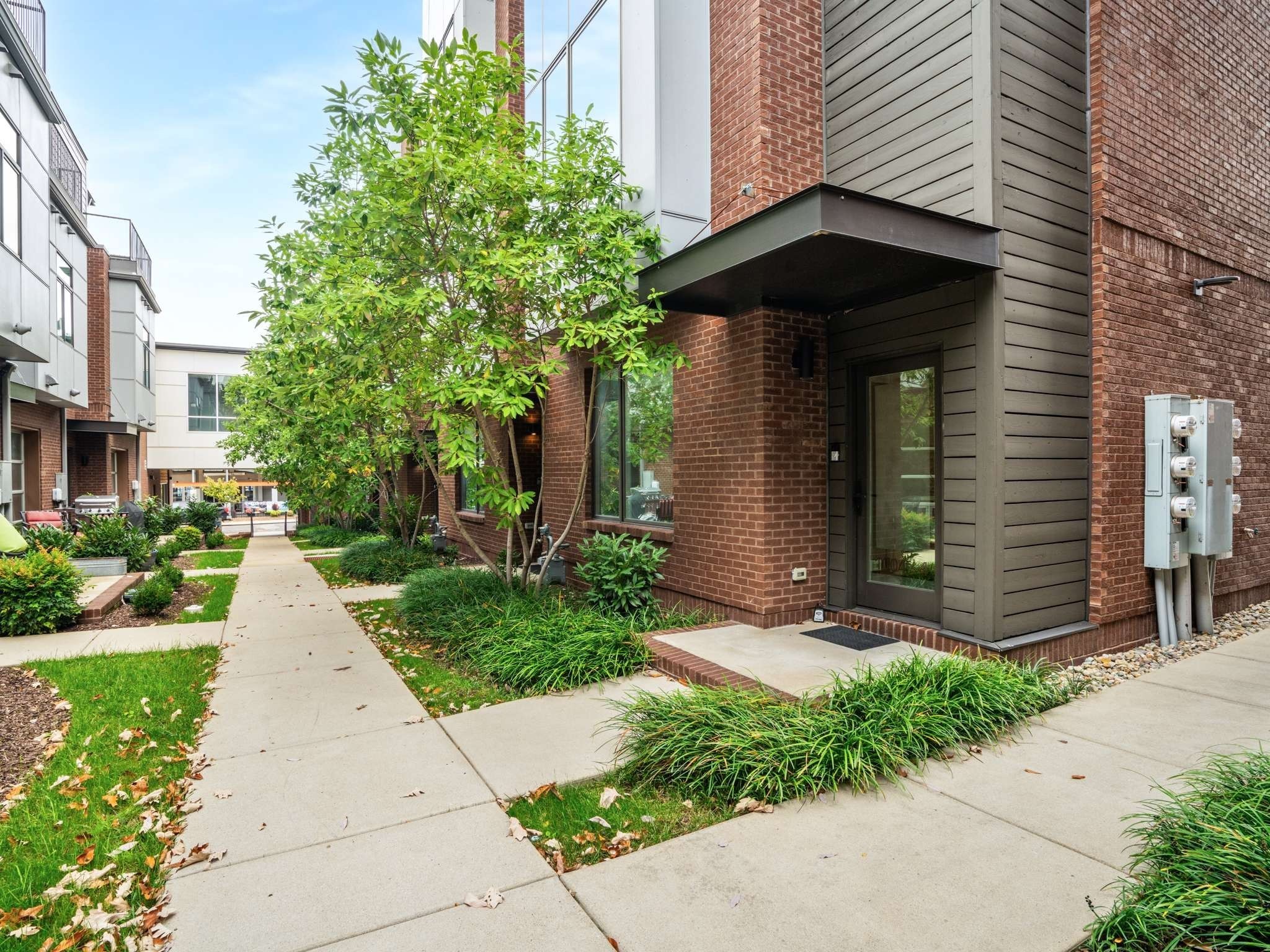 1004 Russell St Unit: 4