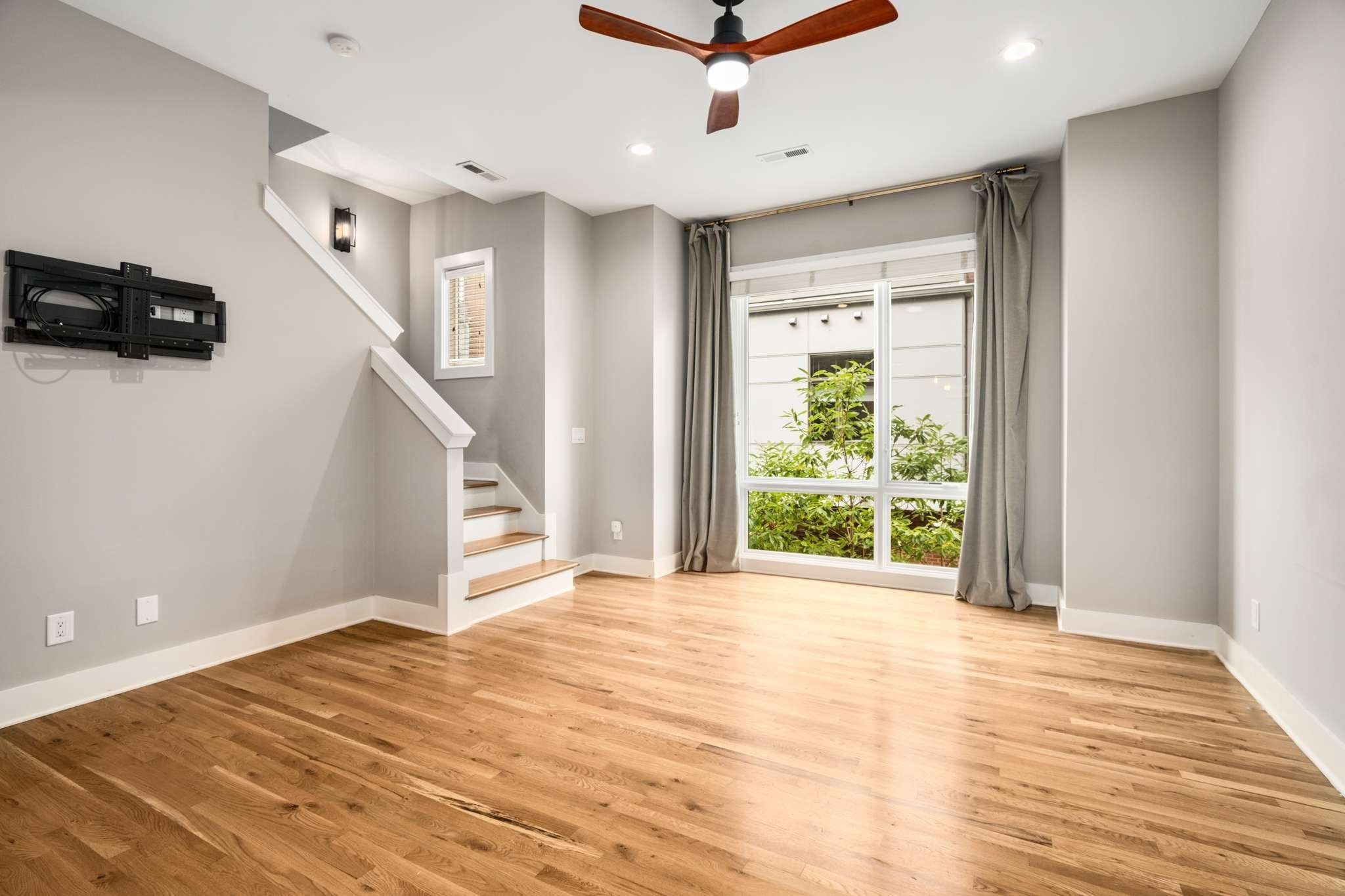 1004 Russell St Unit: 4