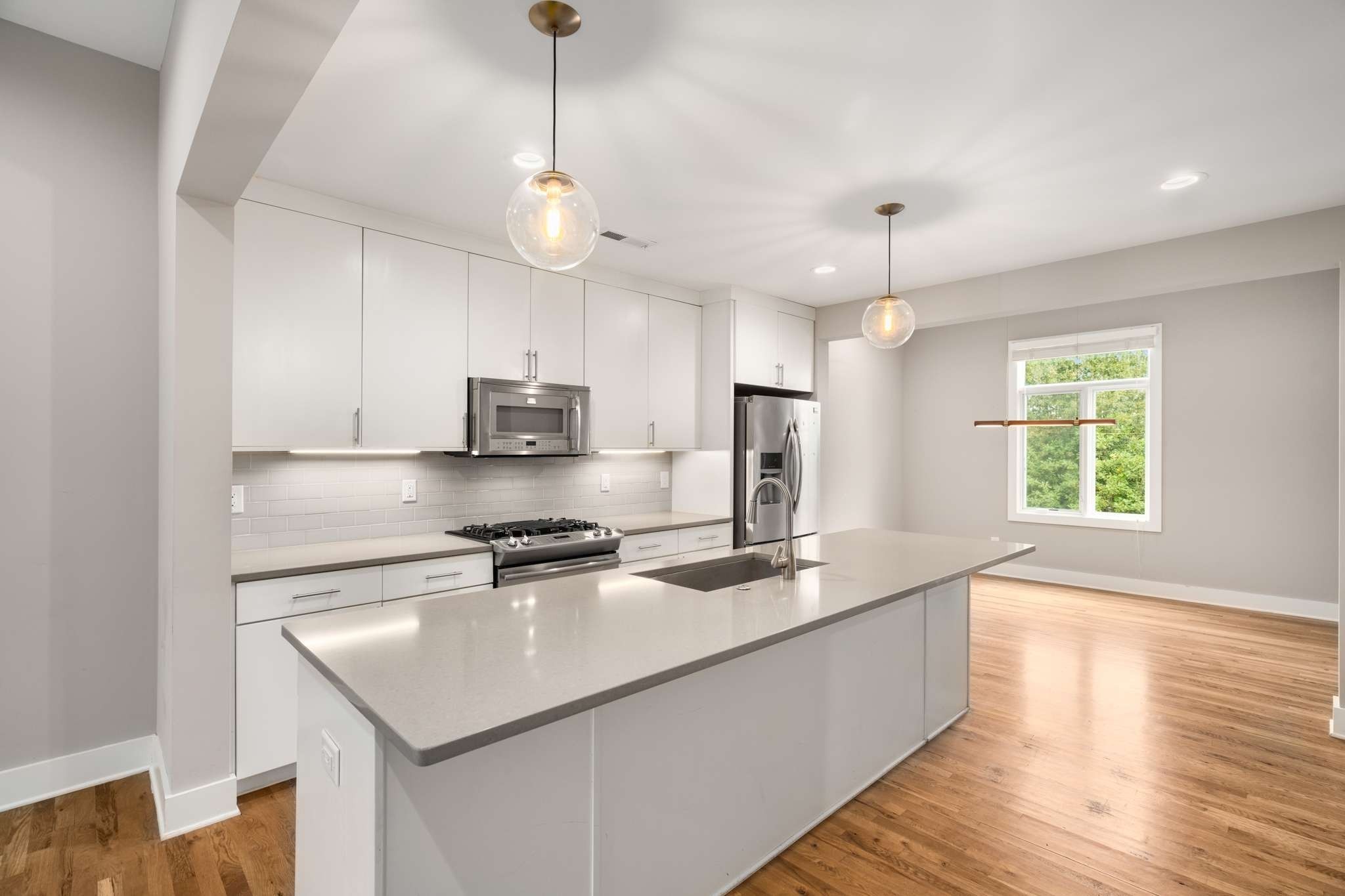 1004 Russell St Unit: 4