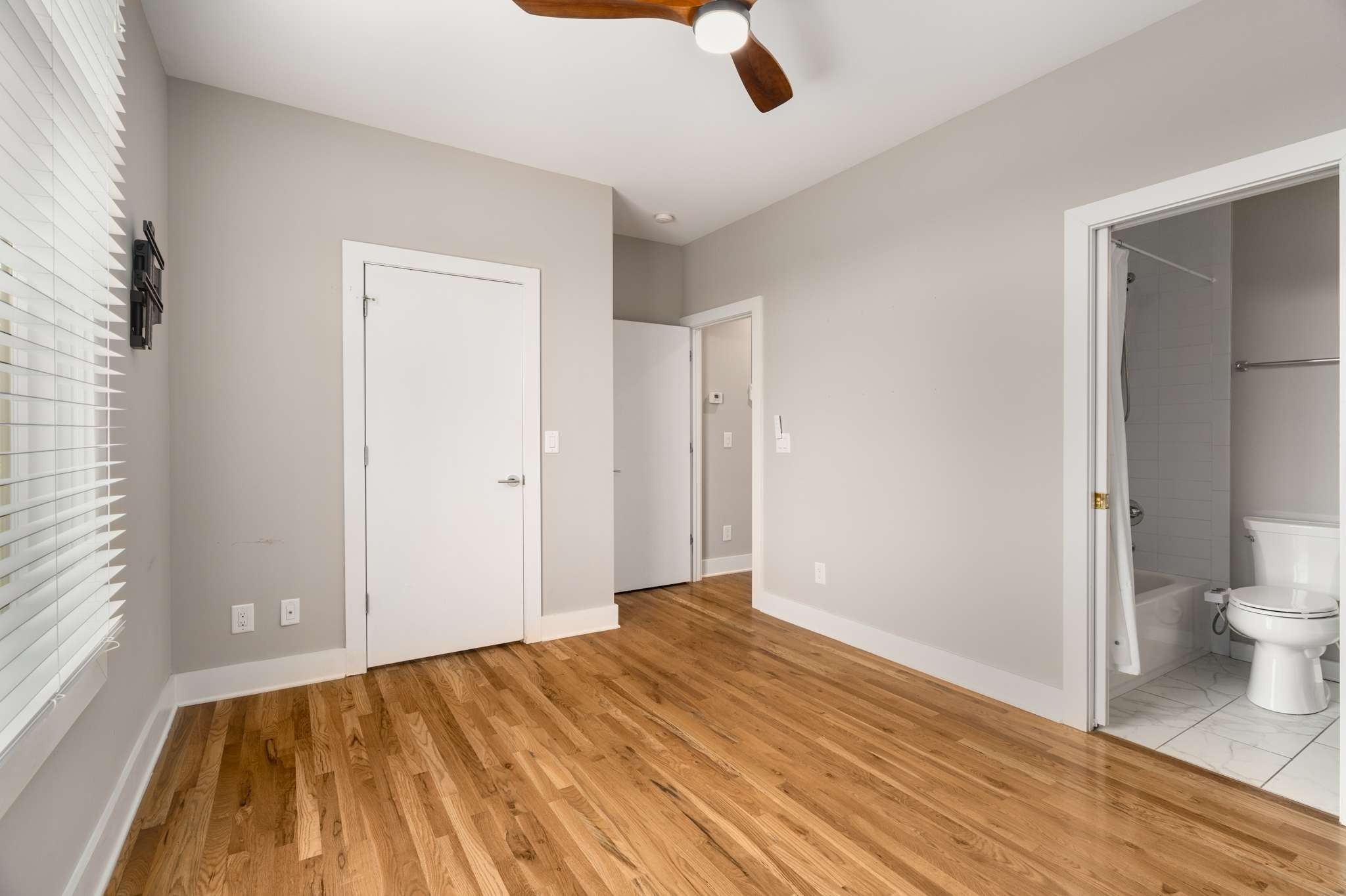 1004 Russell St Unit: 4