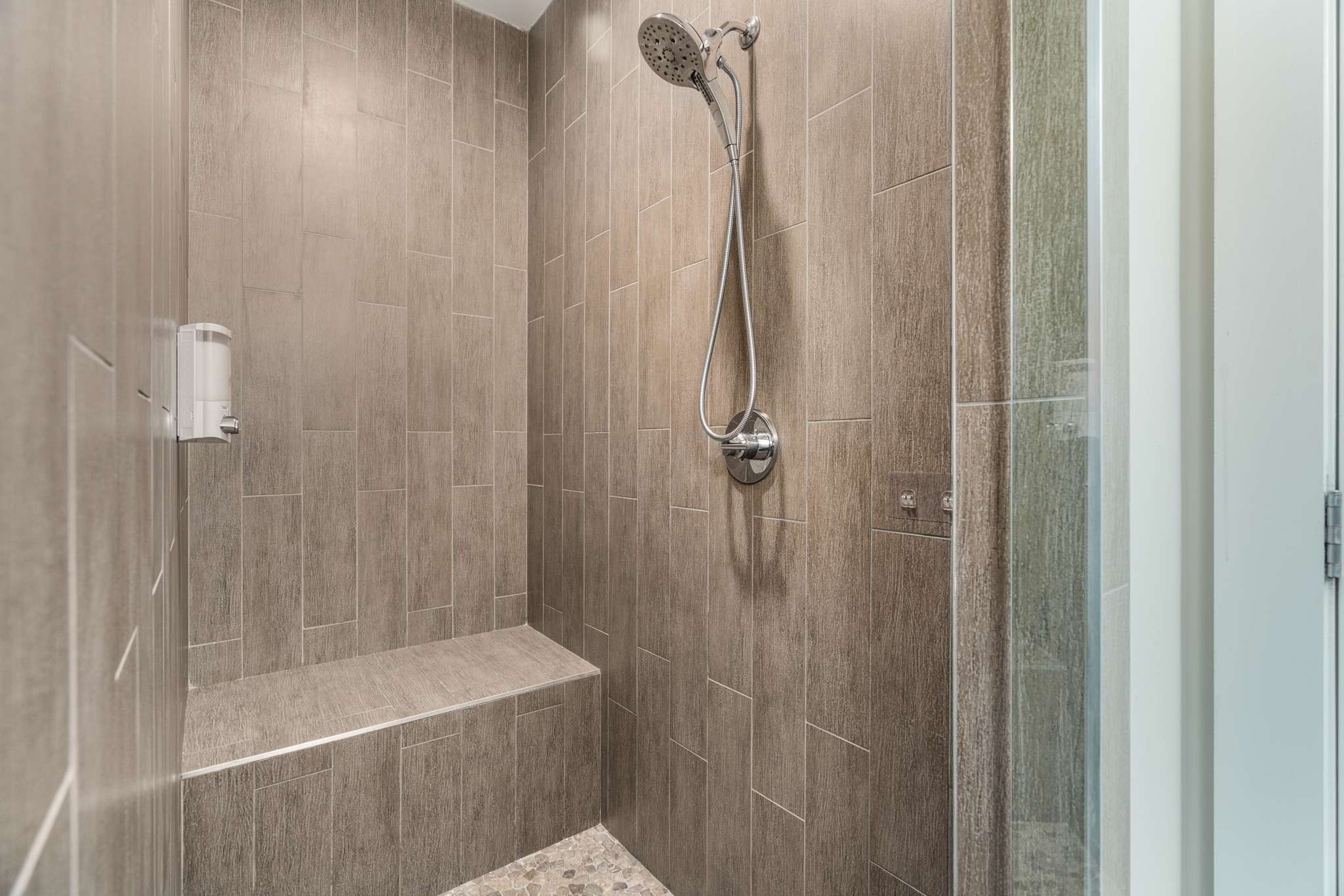 1004 Russell St Unit: 4