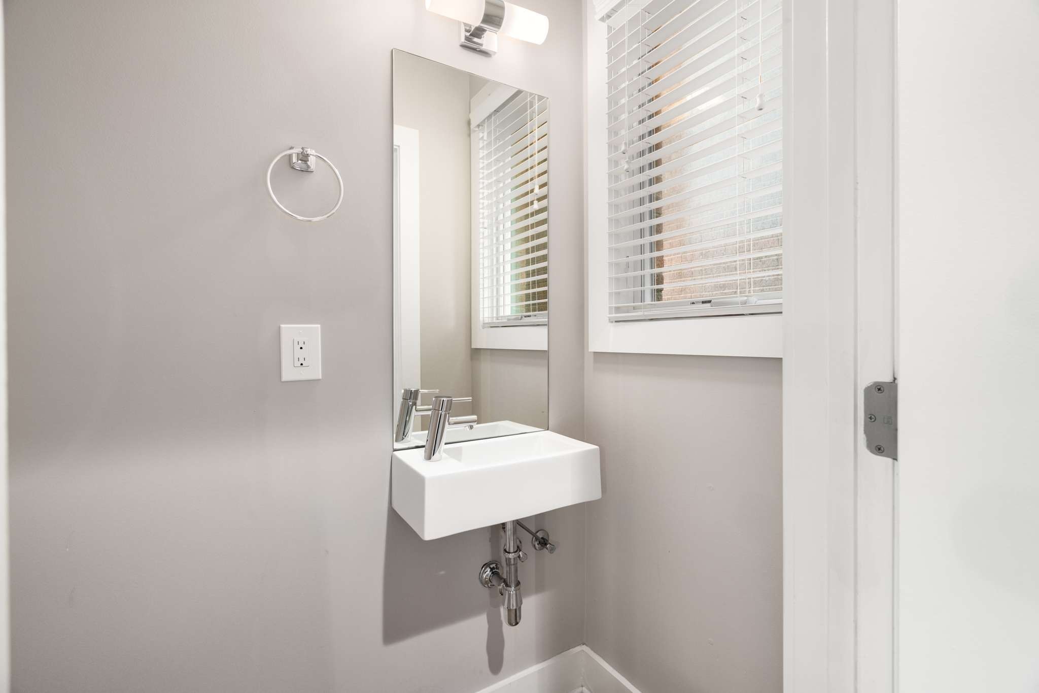 1004 Russell St Unit: 4