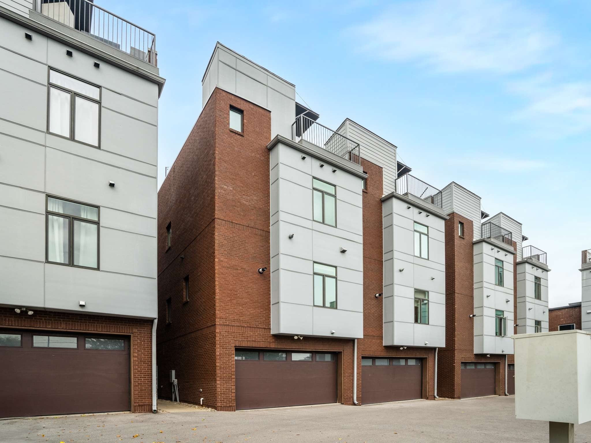 1004 Russell St Unit: 4