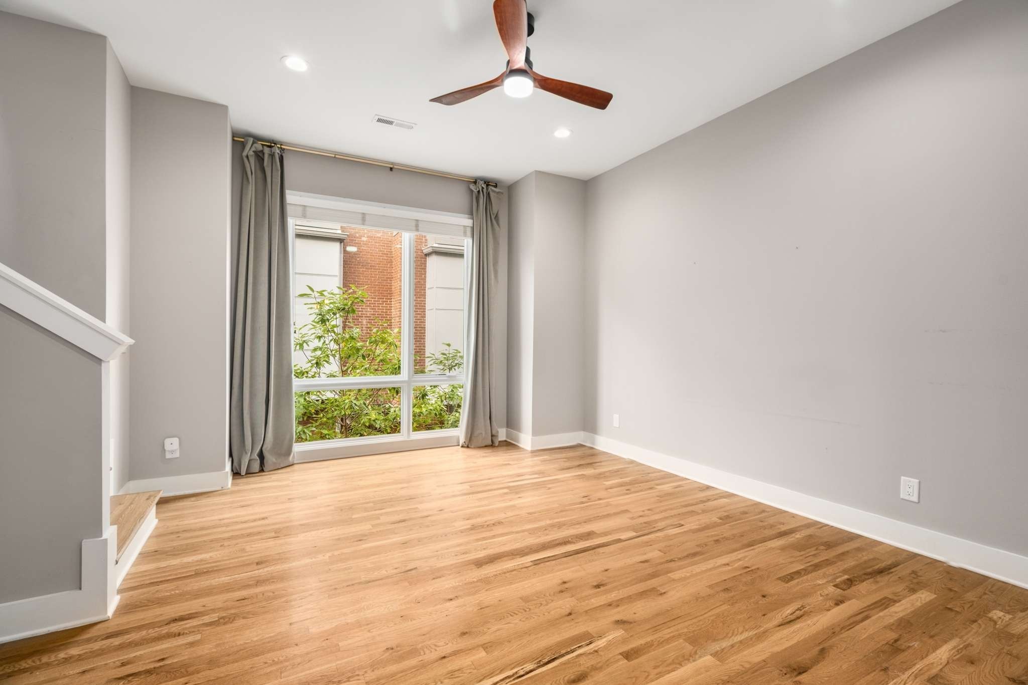 1004 Russell St Unit: 4