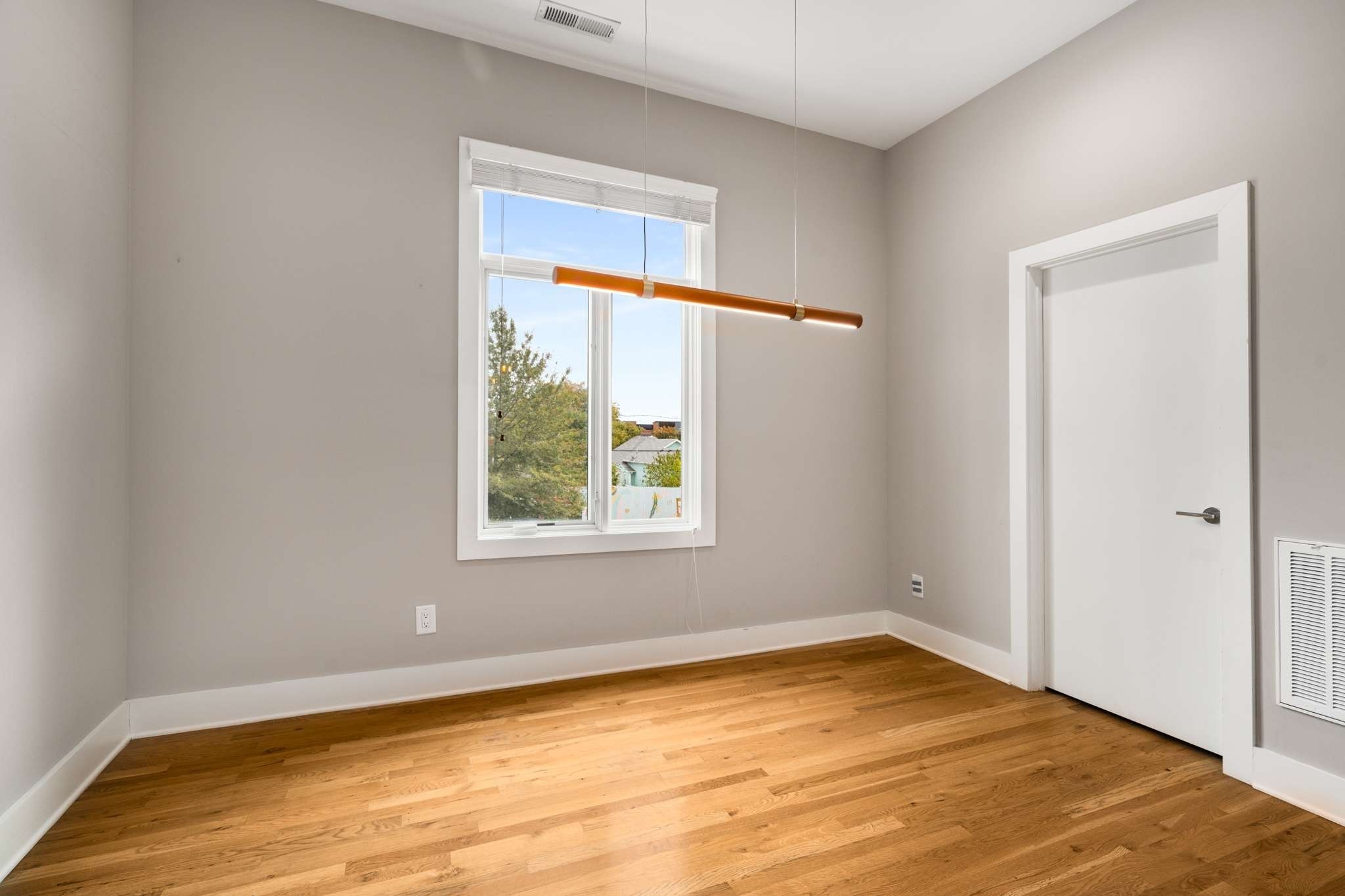 1004 Russell St Unit: 4