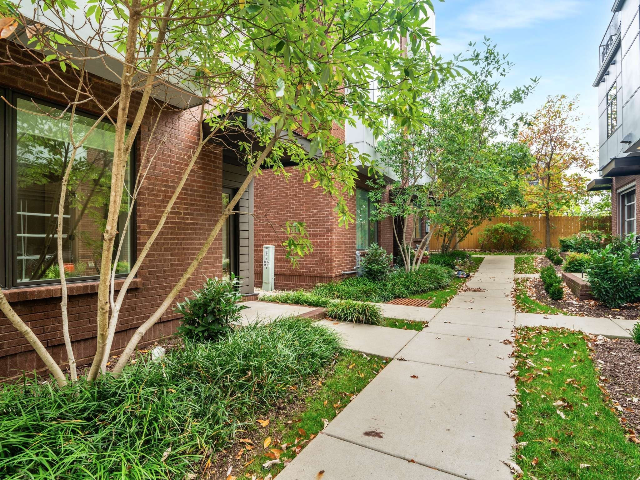 1004 Russell St Unit: 4