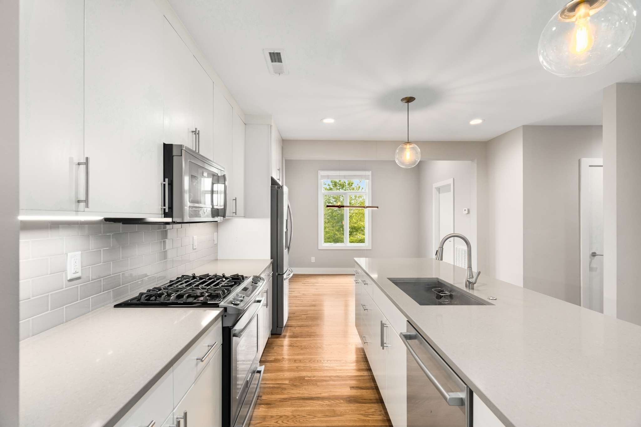 1004 Russell St Unit: 4
