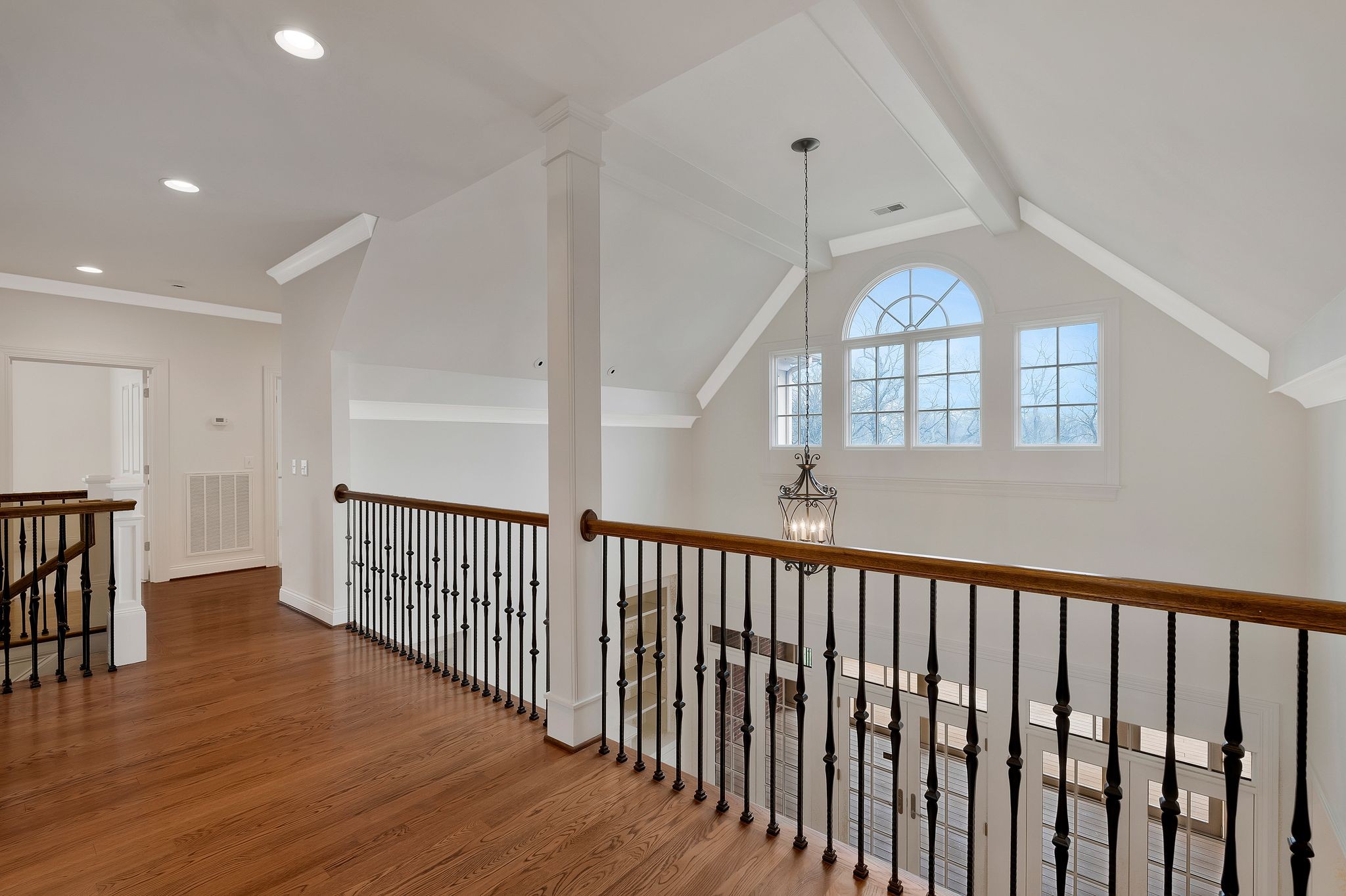 5226 Lysander Ln