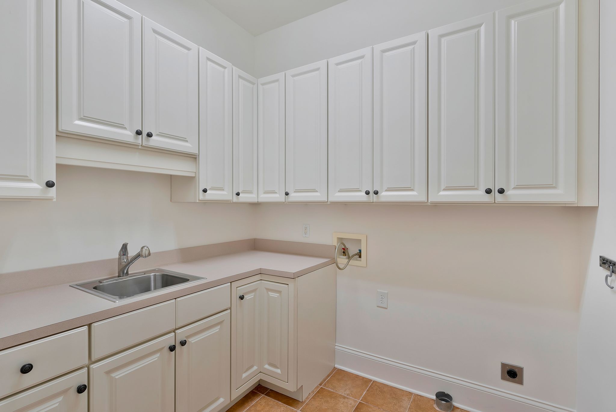 5226 Lysander Ln