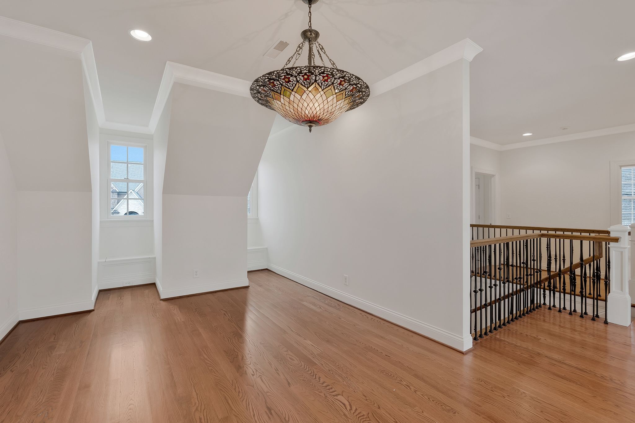 5226 Lysander Ln