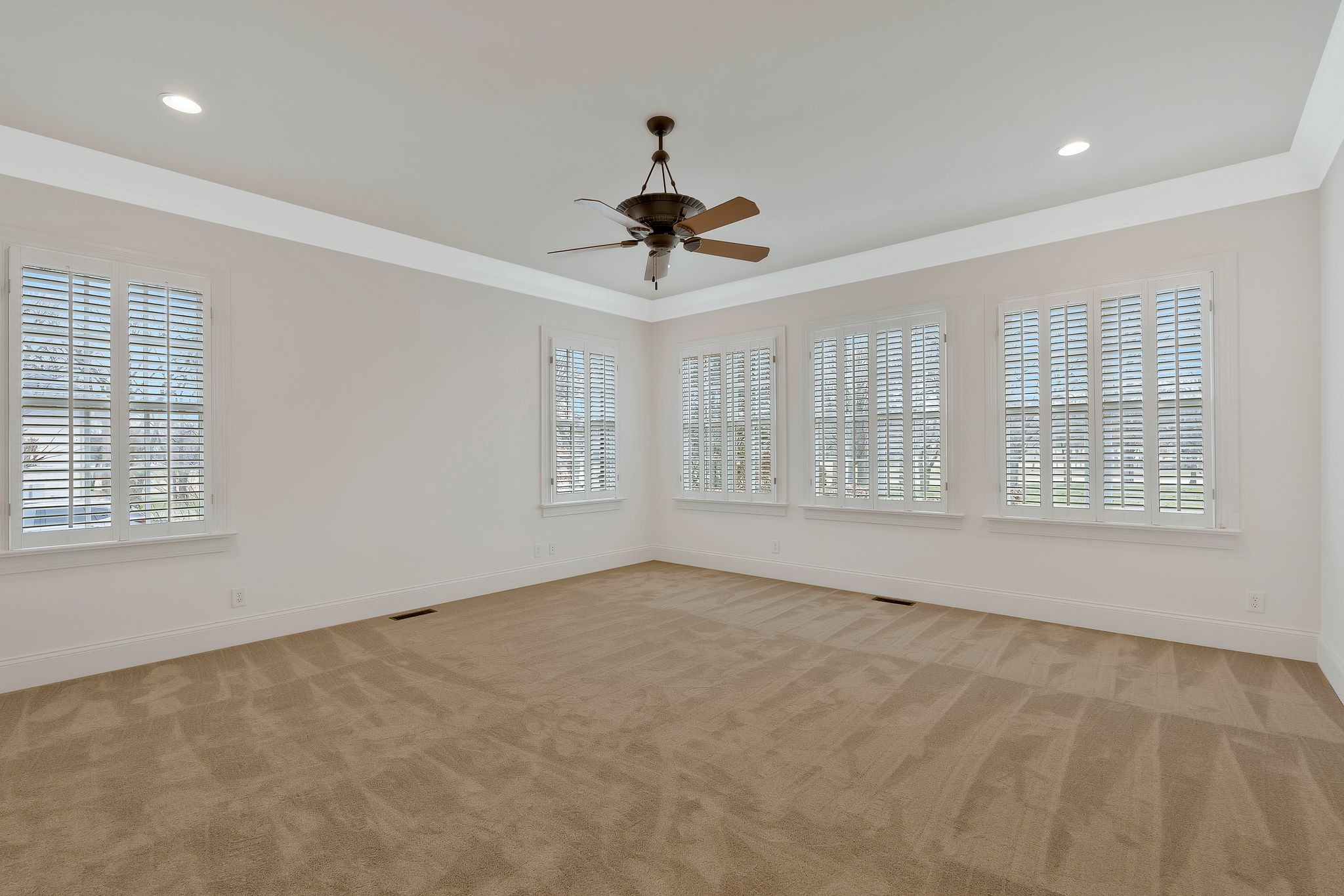 5226 Lysander Ln