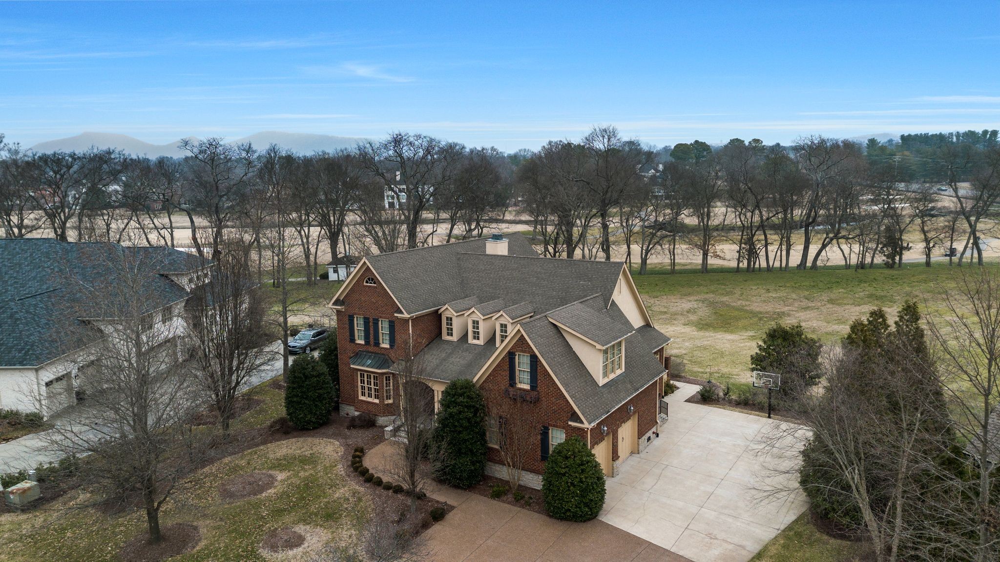 5226 Lysander Ln