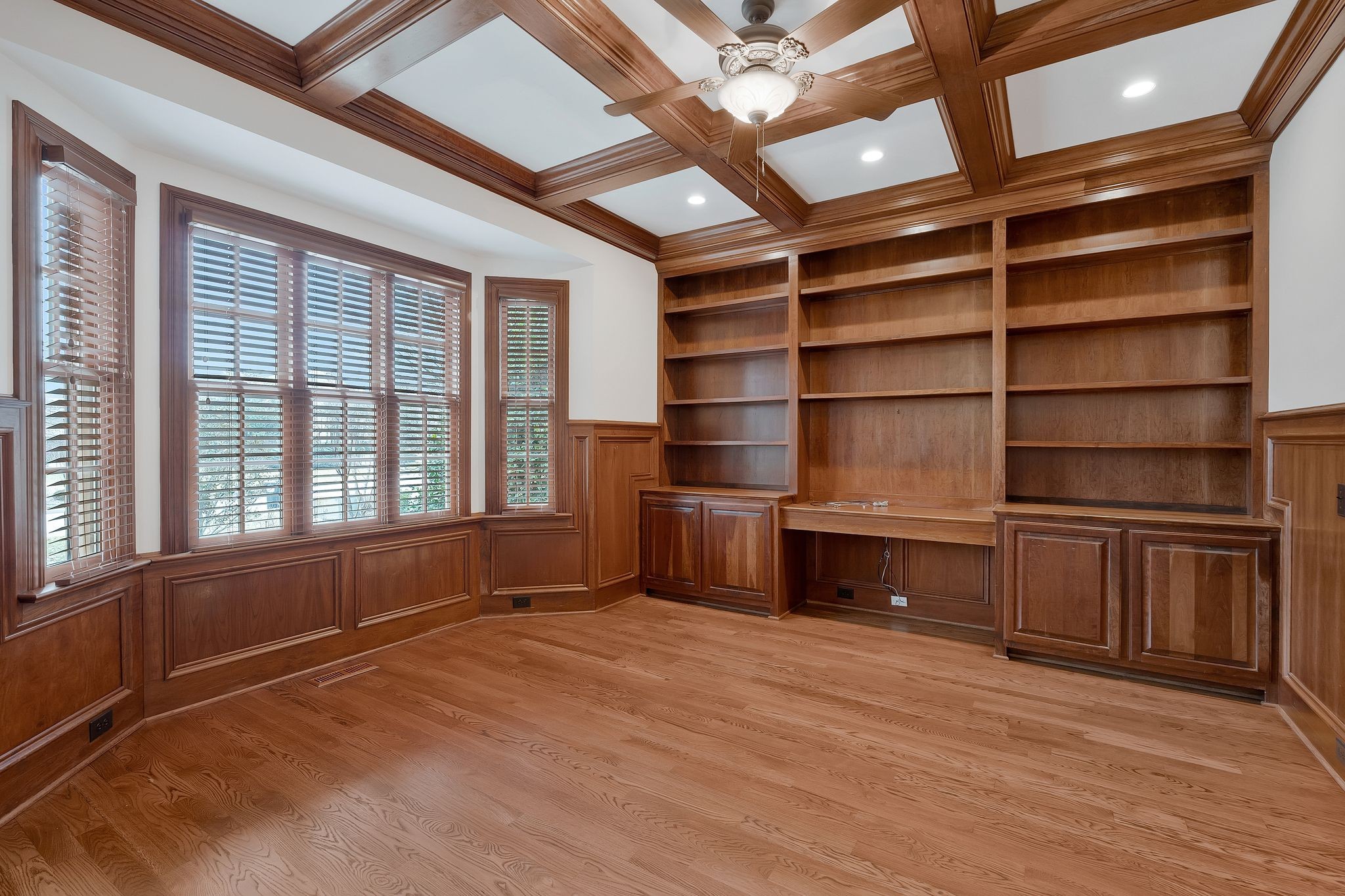 5226 Lysander Ln