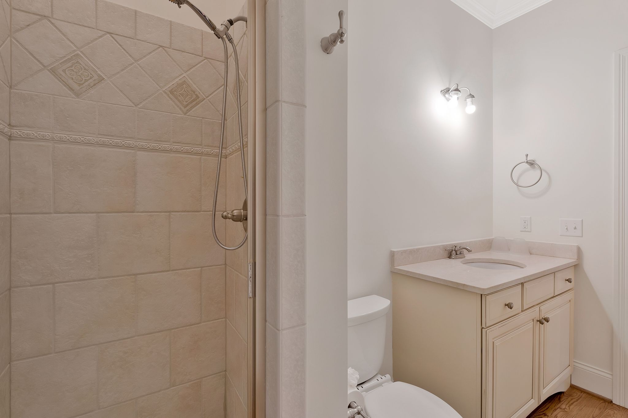 5226 Lysander Ln