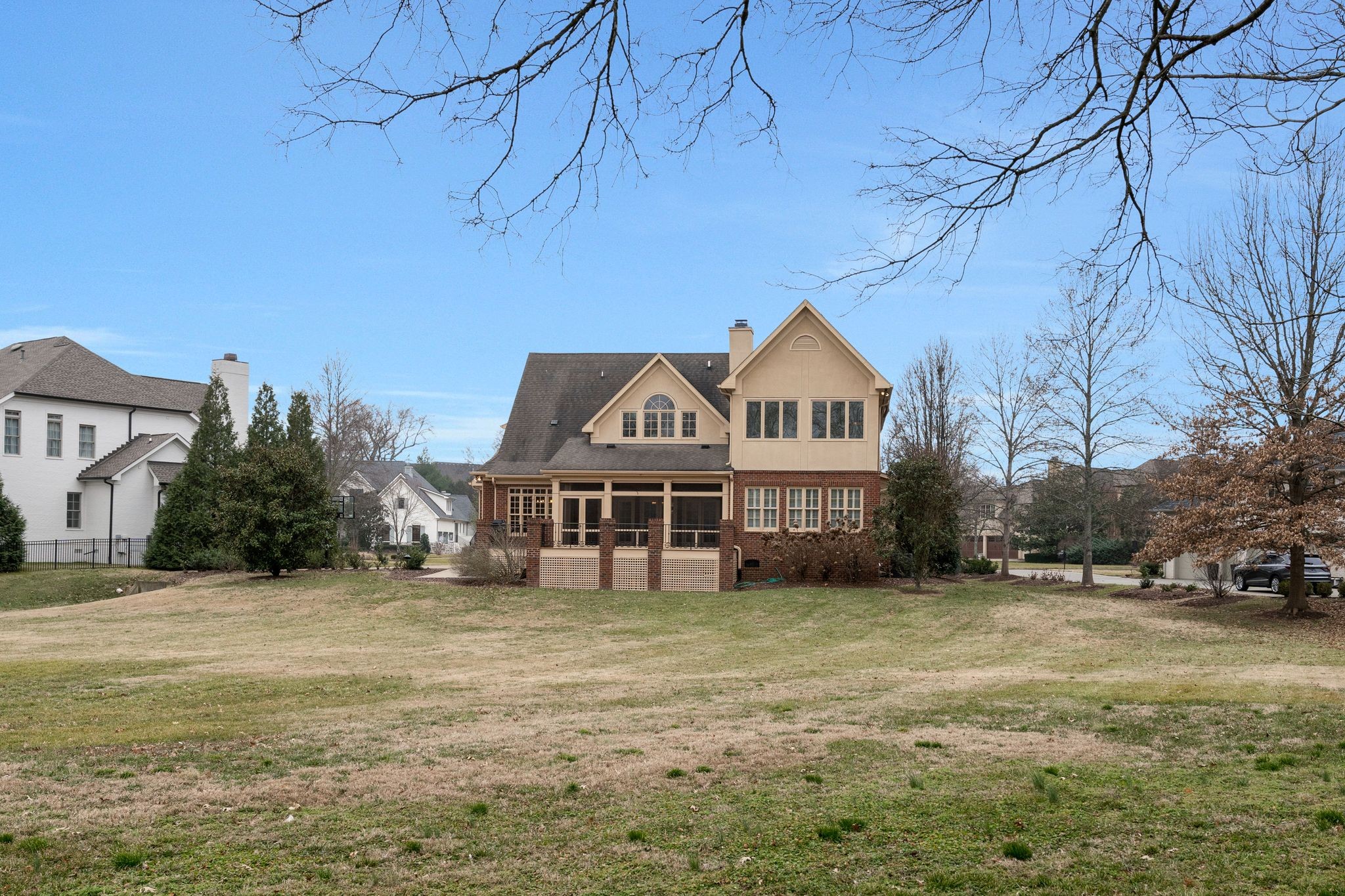 5226 Lysander Ln