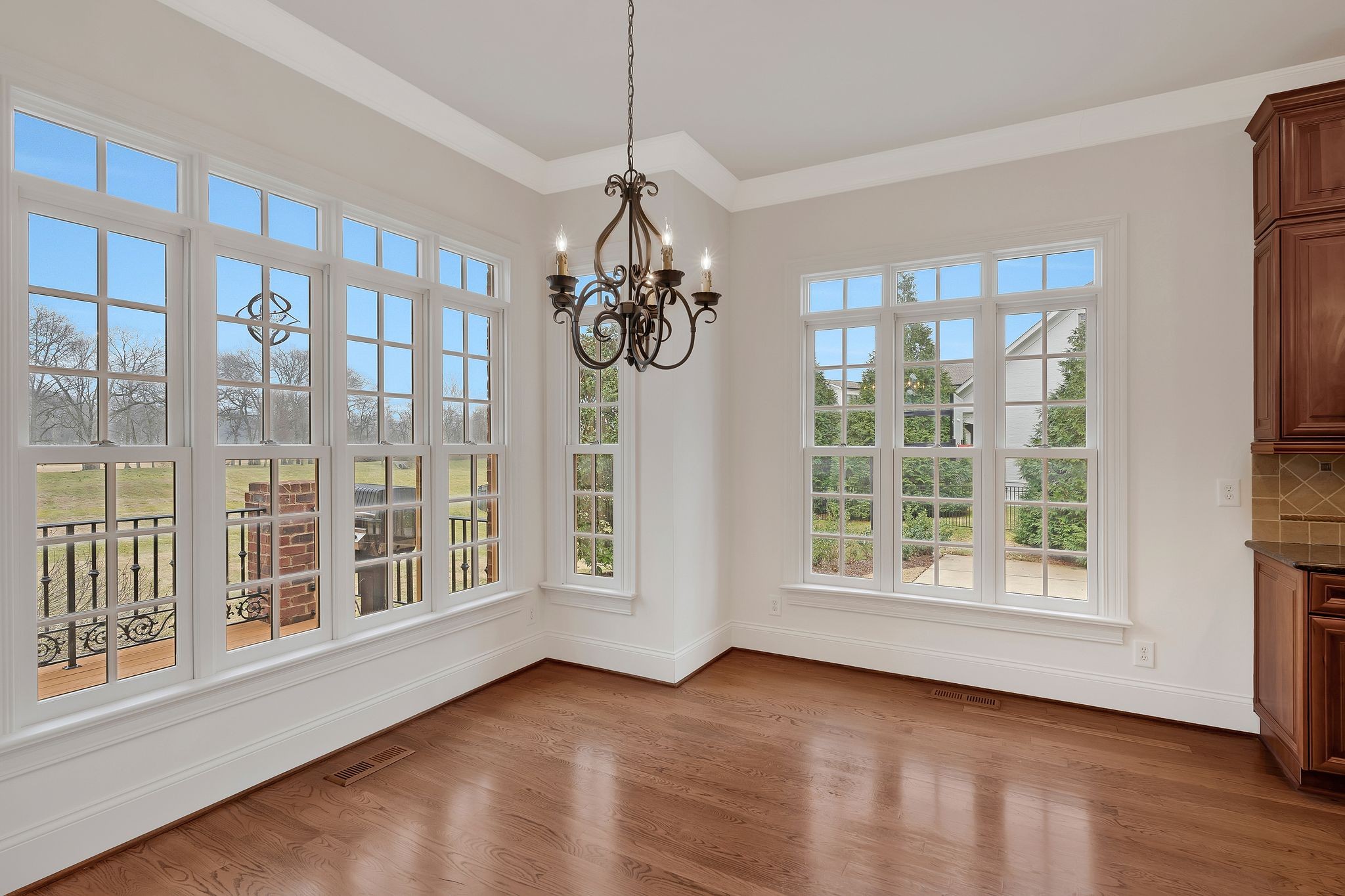 5226 Lysander Ln