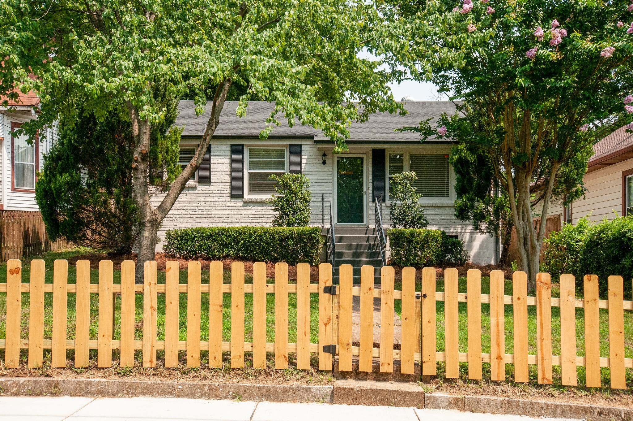 1006 S Douglas Ave