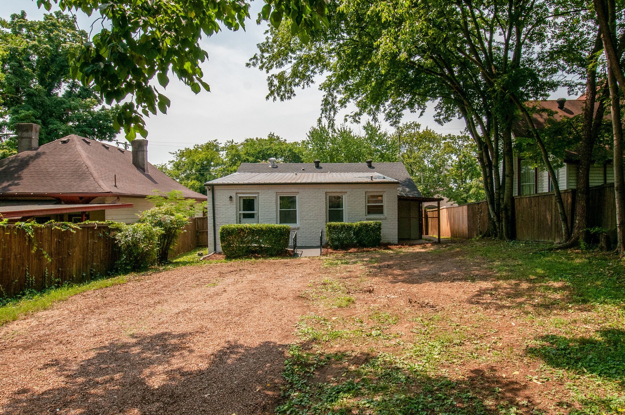 1006 S Douglas Ave