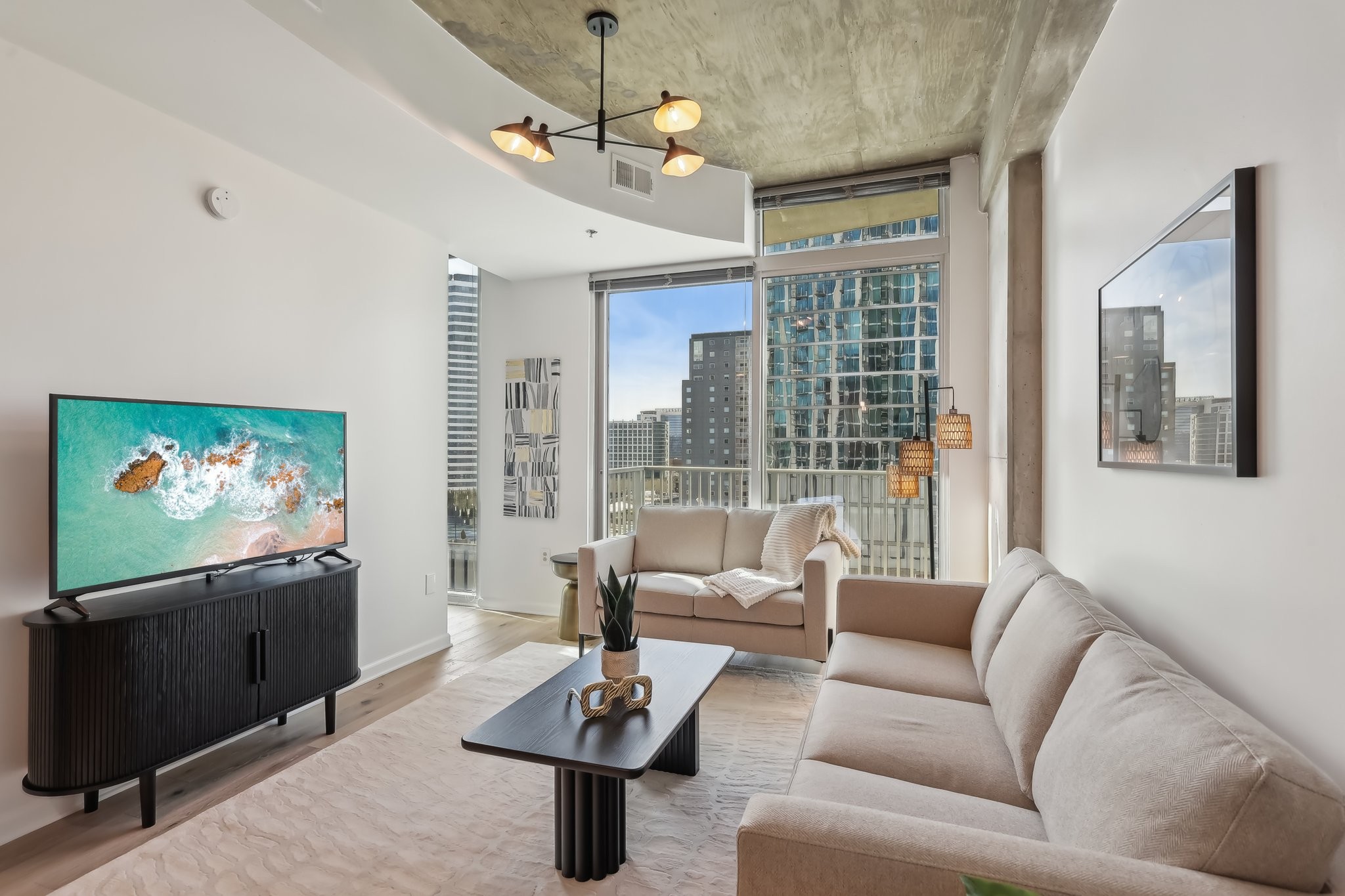 415 Church St Unit: 1104