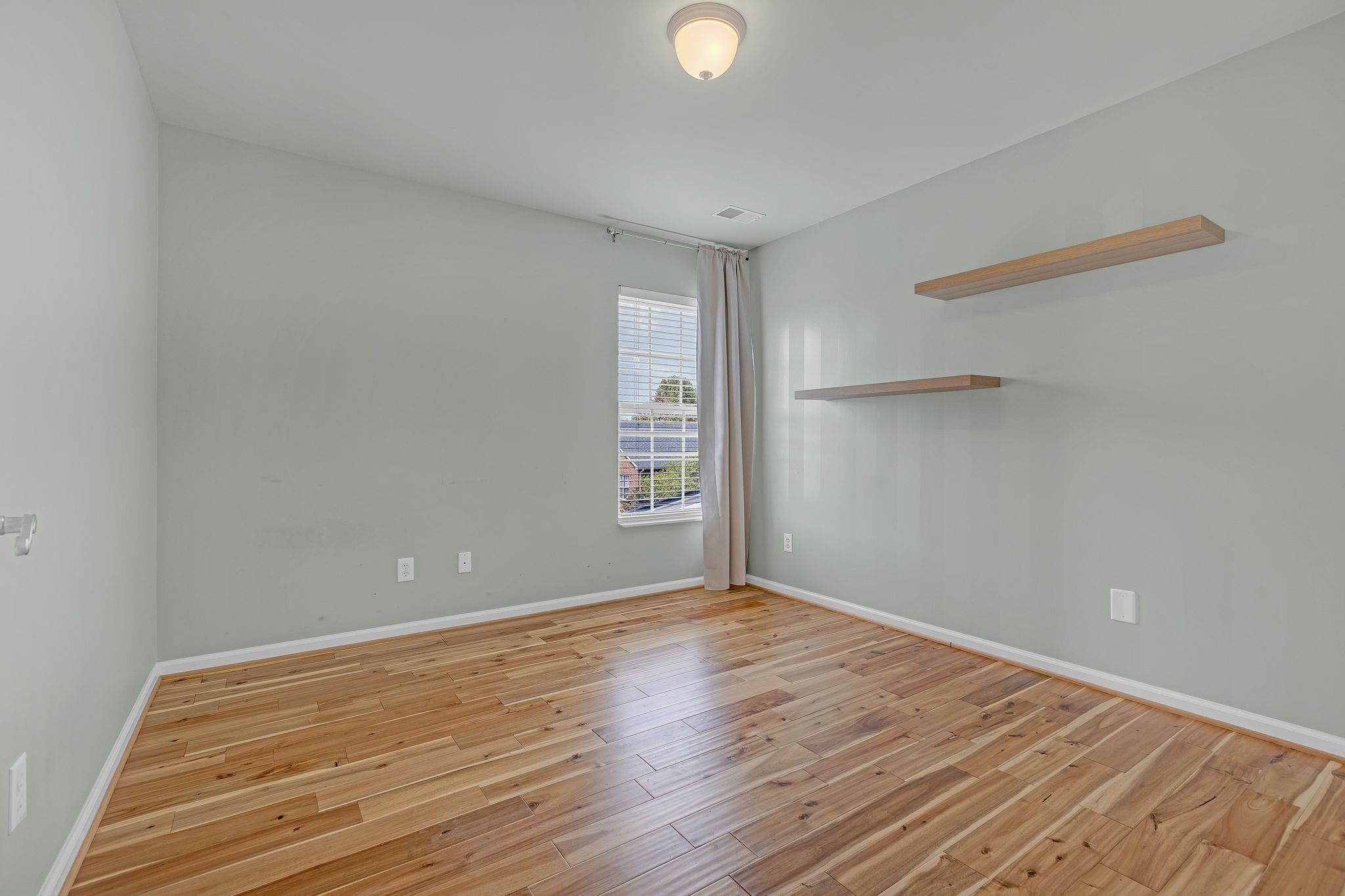 2013 Brewster Dr