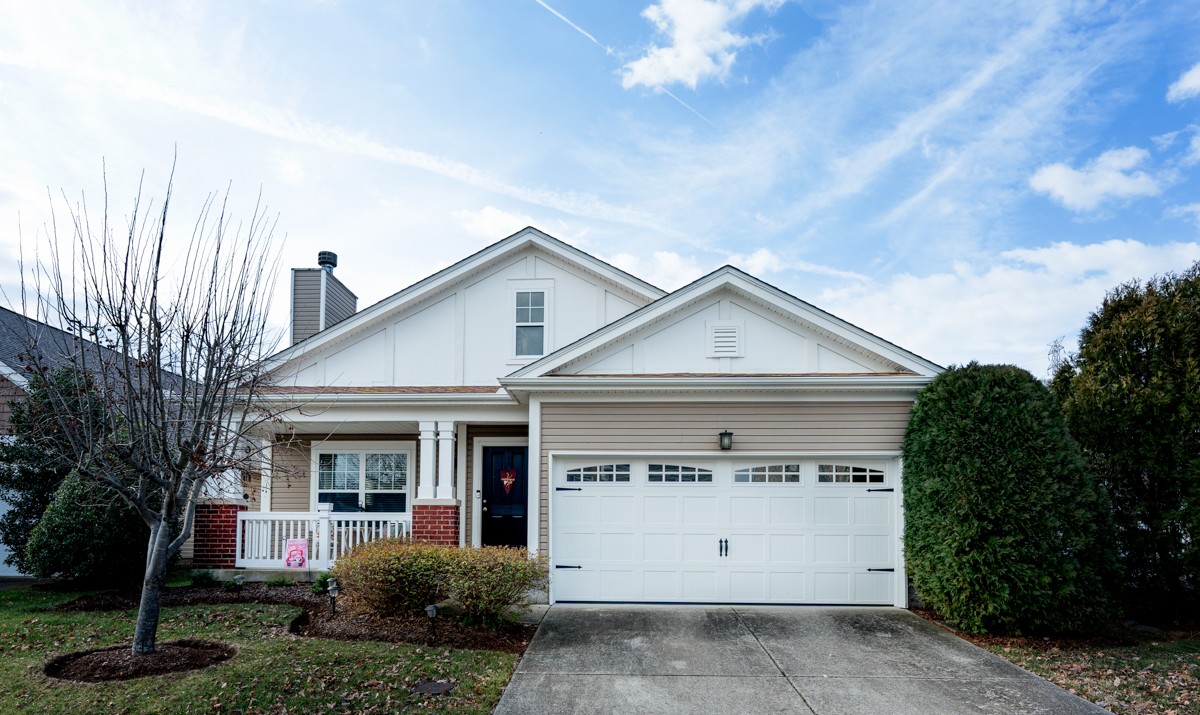 756 Gloucester Ln