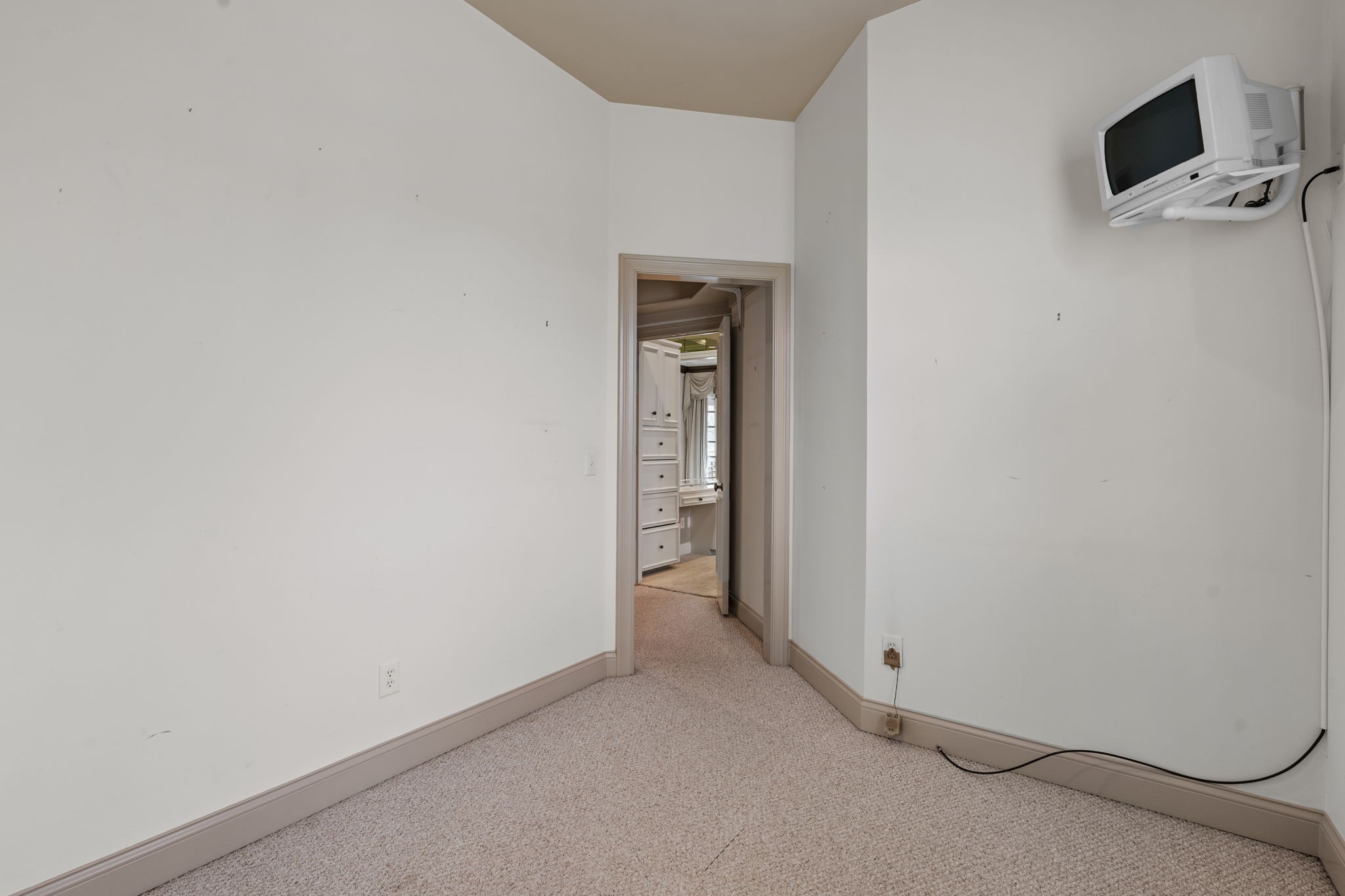 417 Prestwick Ct