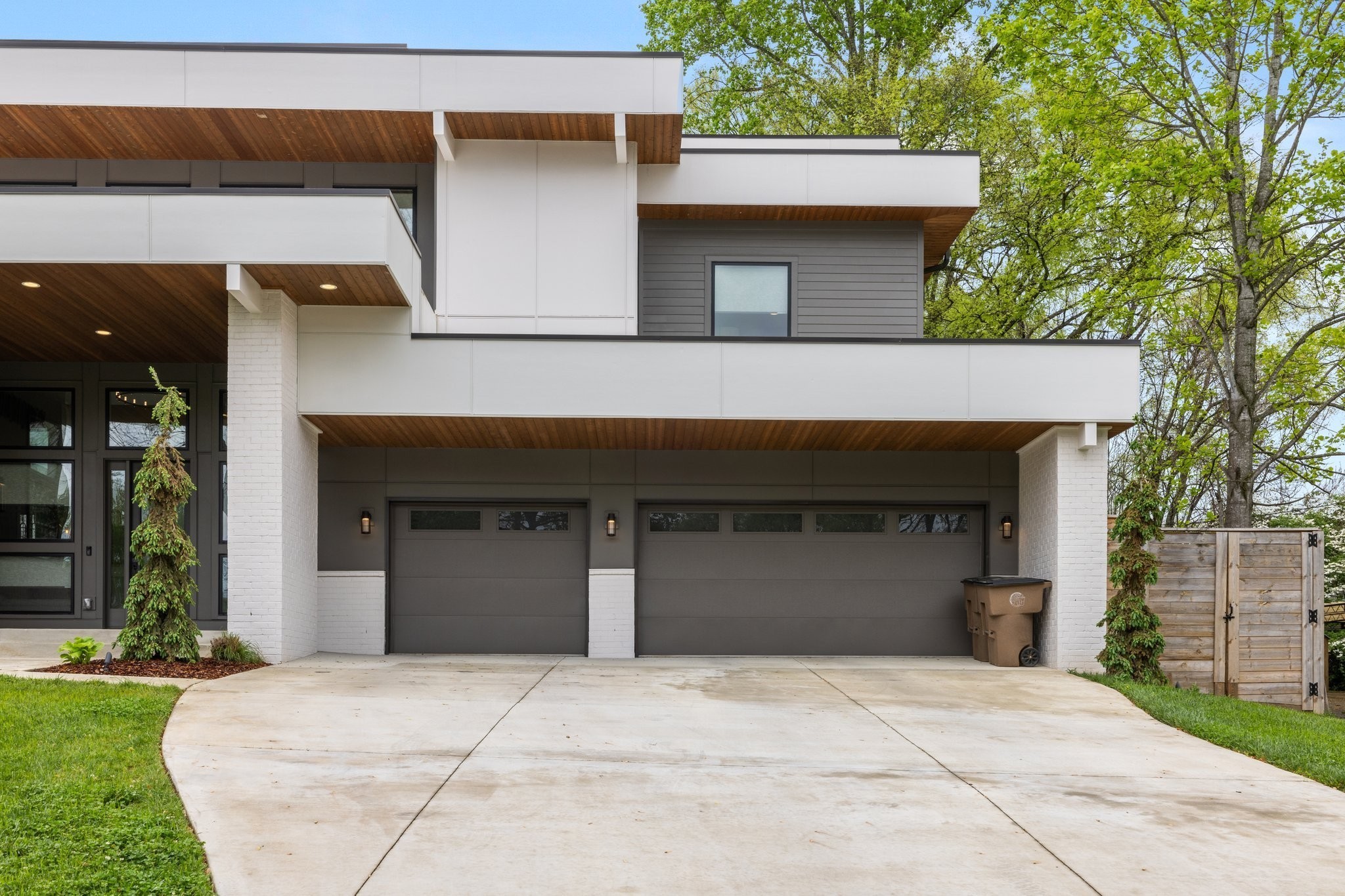 3911 Albert Dr