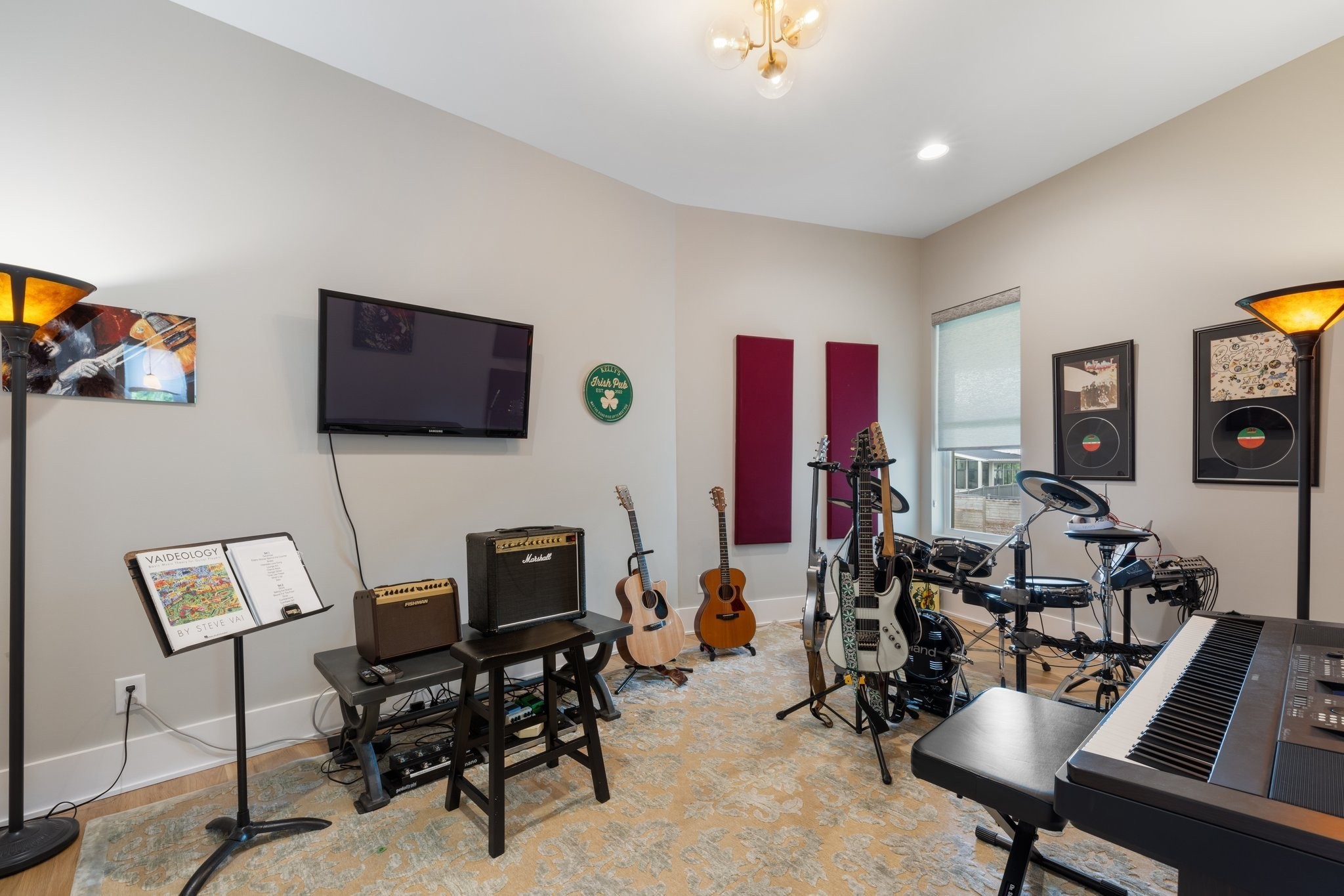 3911 Albert Dr