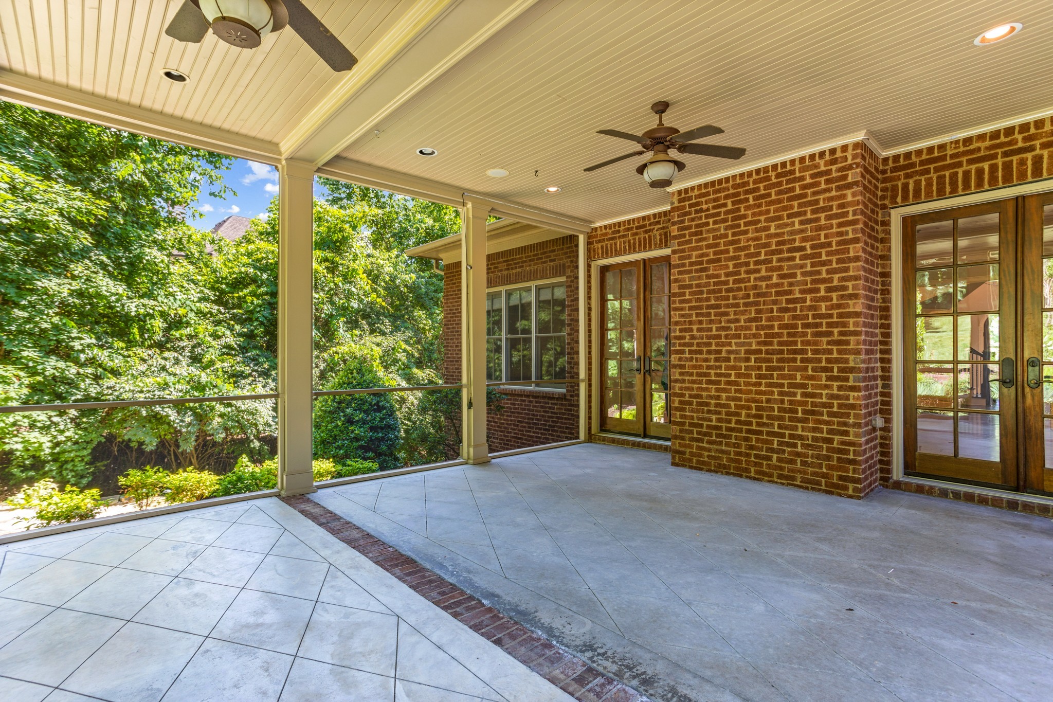 5504 Iron Gate Dr
